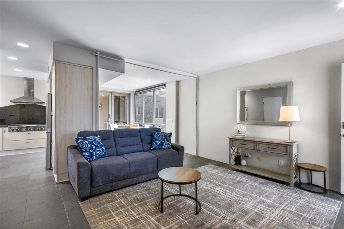 Detail Gallery Image 23 of 38 For 710  Verona Court, San Diego,  CA 92109 - 3 Beds | 3 Baths