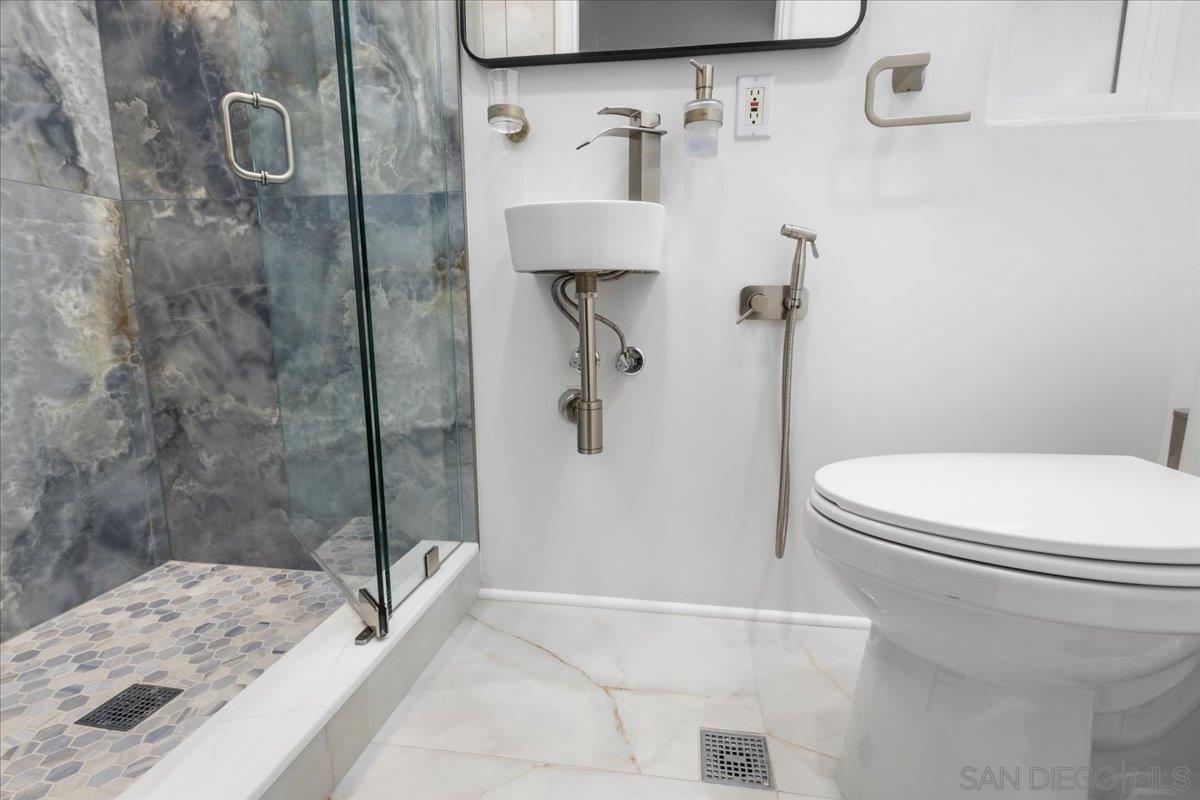 Detail Gallery Image 26 of 38 For 710  Verona Court, San Diego,  CA 92109 - 3 Beds | 3 Baths