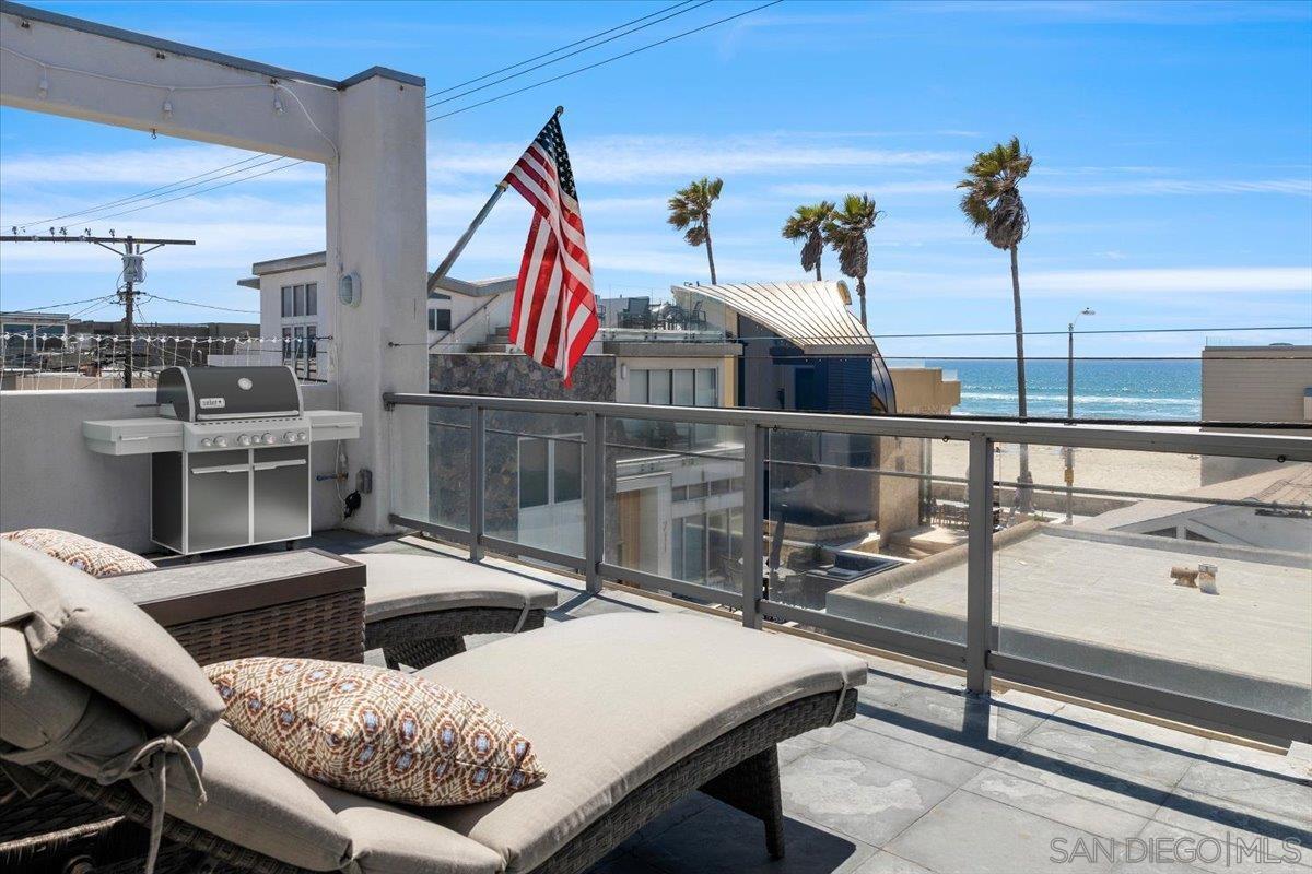 Detail Gallery Image 6 of 38 For 710  Verona Court, San Diego,  CA 92109 - 3 Beds | 3 Baths