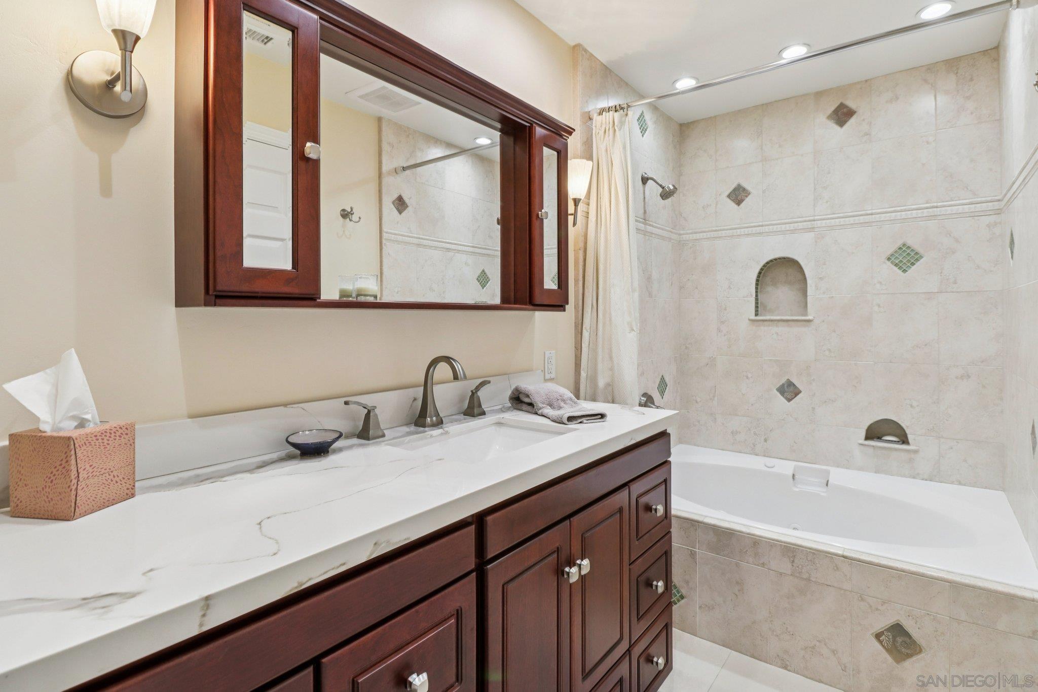 Detail Gallery Image 15 of 40 For 6038  Cirrus St, San Diego,  CA 92110 - 2 Beds | 2 Baths