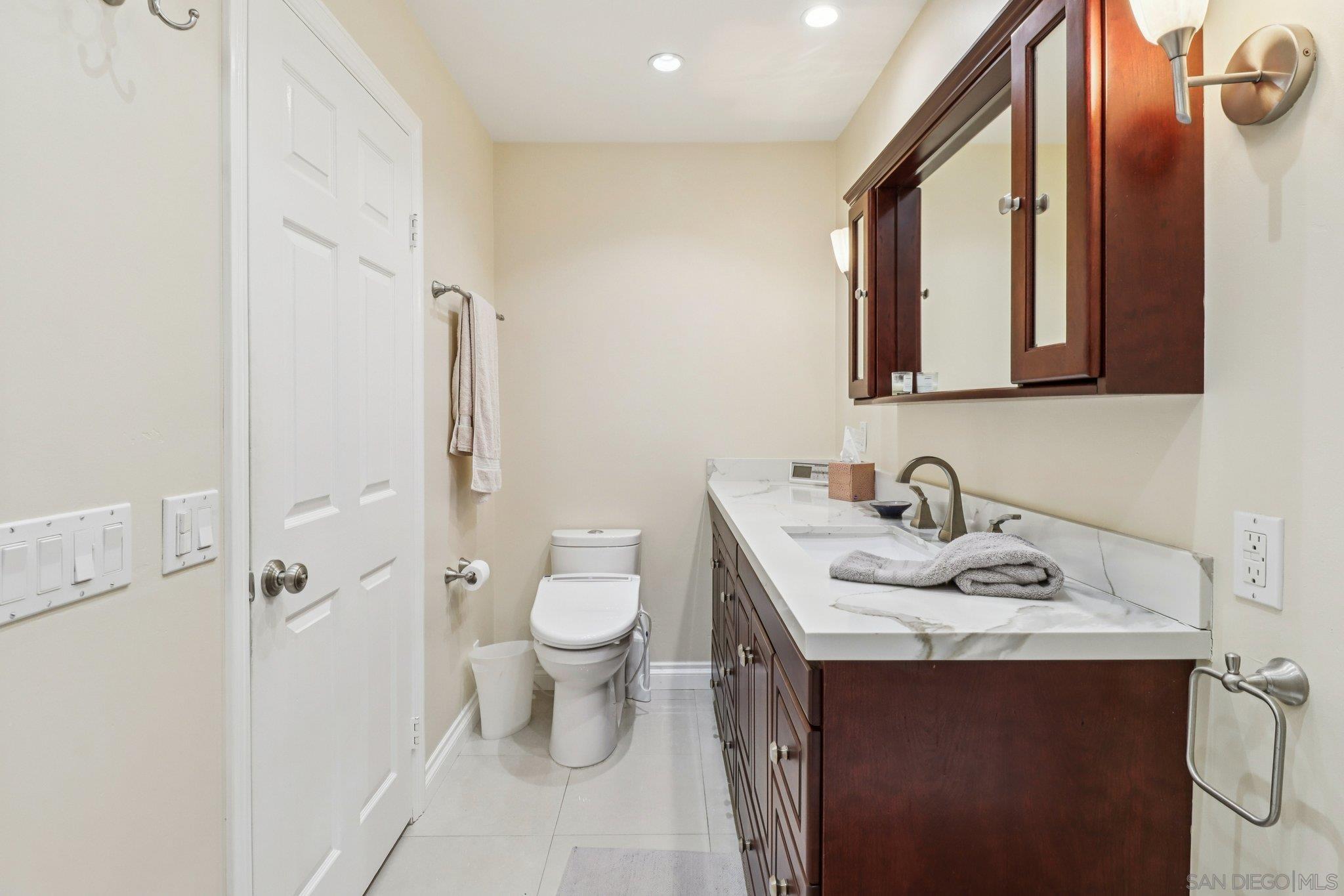 Detail Gallery Image 17 of 40 For 6038  Cirrus St, San Diego,  CA 92110 - 2 Beds | 2 Baths