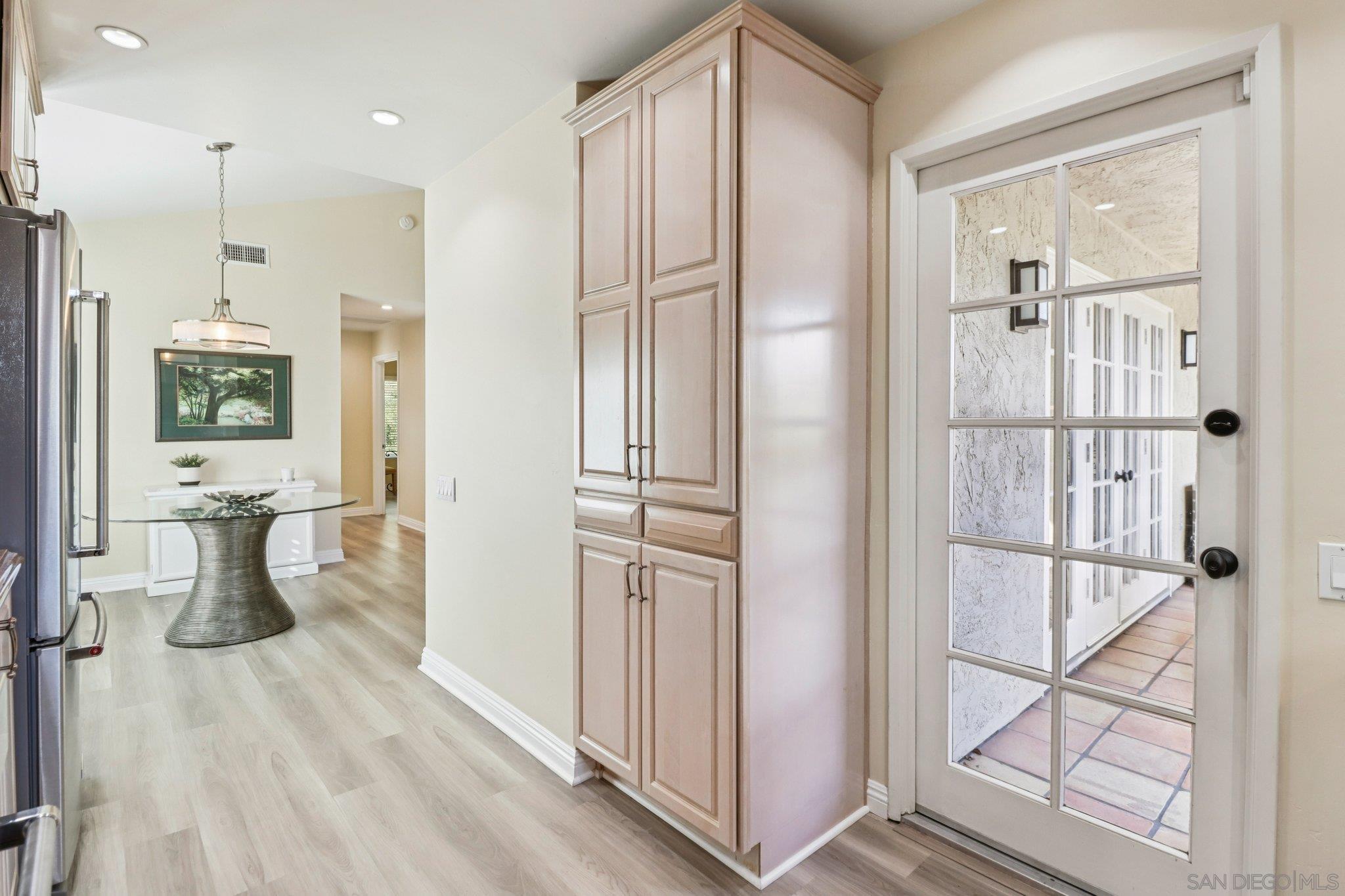 Detail Gallery Image 9 of 40 For 6038  Cirrus St, San Diego,  CA 92110 - 2 Beds | 2 Baths