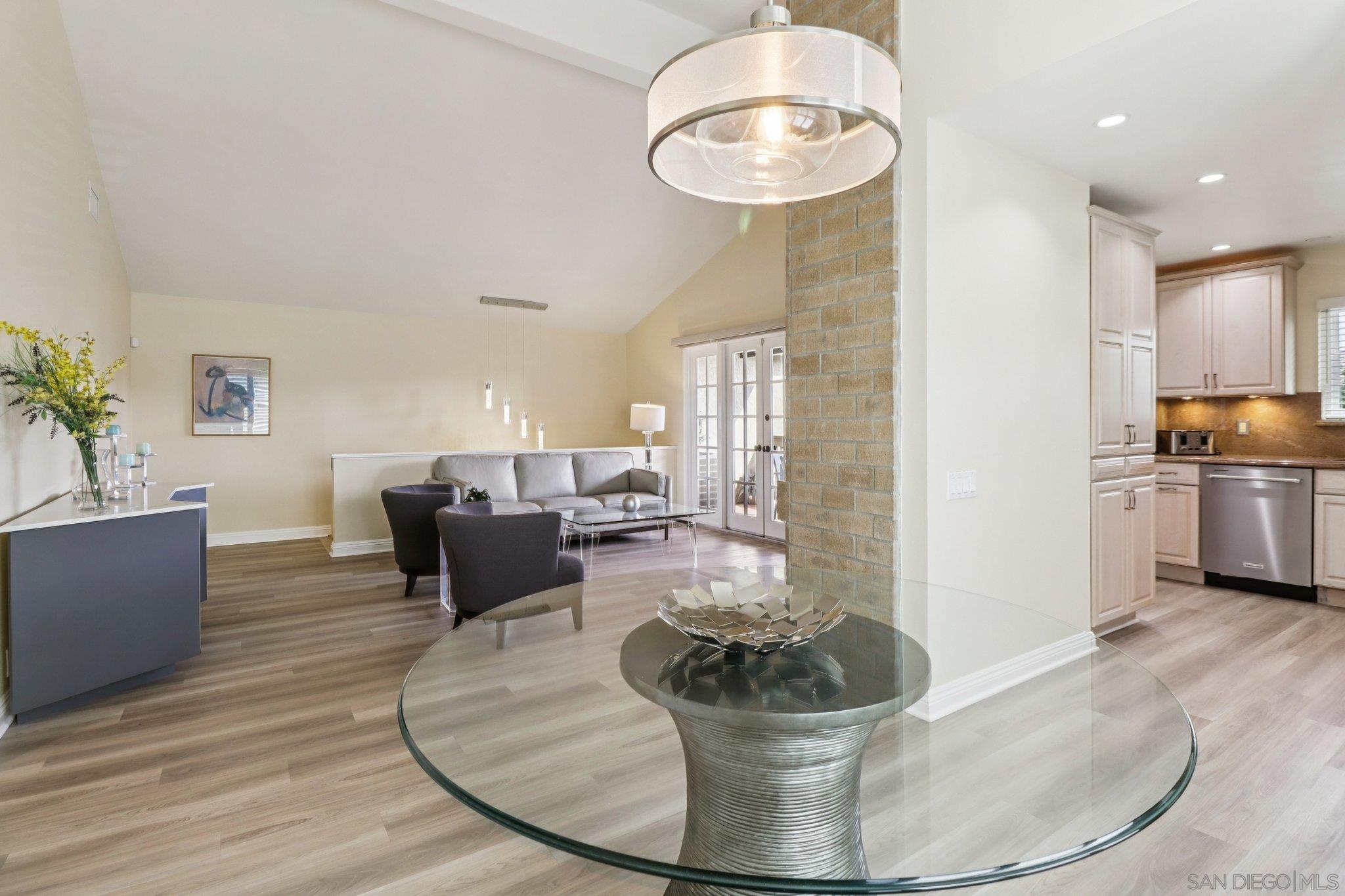 Detail Gallery Image 10 of 40 For 6038  Cirrus St, San Diego,  CA 92110 - 2 Beds | 2 Baths