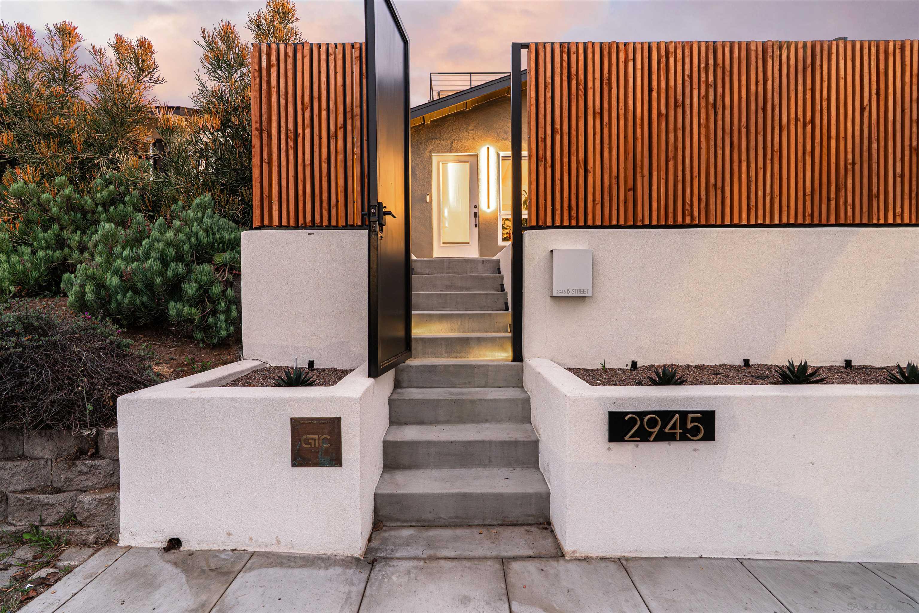 Front Image Thumbnail for SD250044763