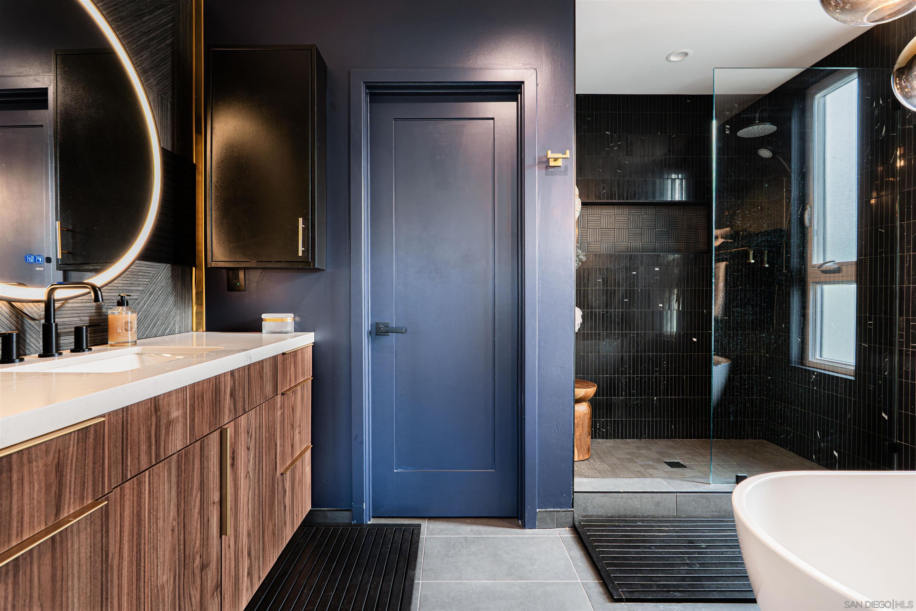 Detail Gallery Image 27 of 72 For 2945  B St, San Diego,  CA 92102 - 6 Beds | 5 Baths