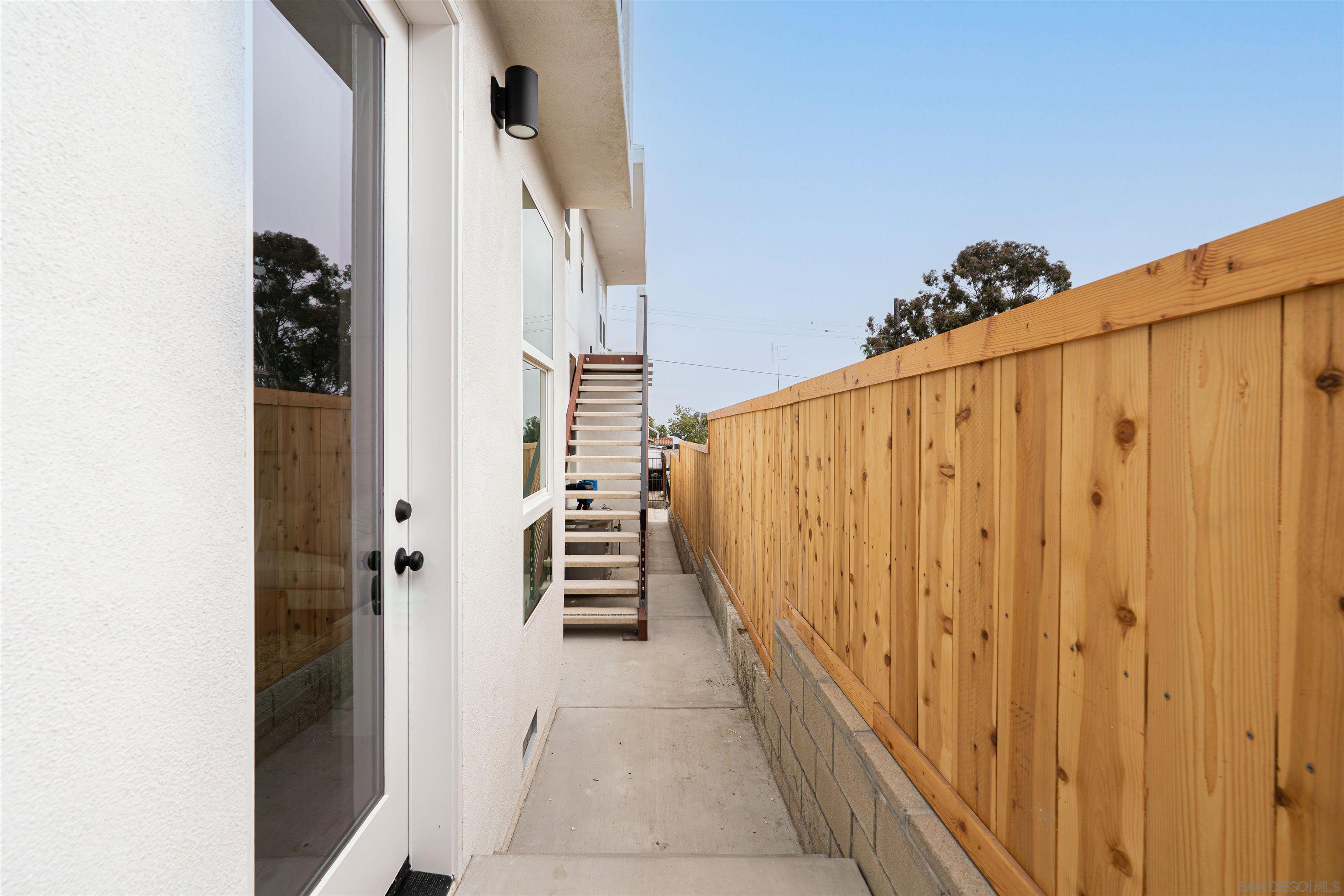 Detail Gallery Image 32 of 72 For 2945  B St, San Diego,  CA 92102 - 6 Beds | 5 Baths