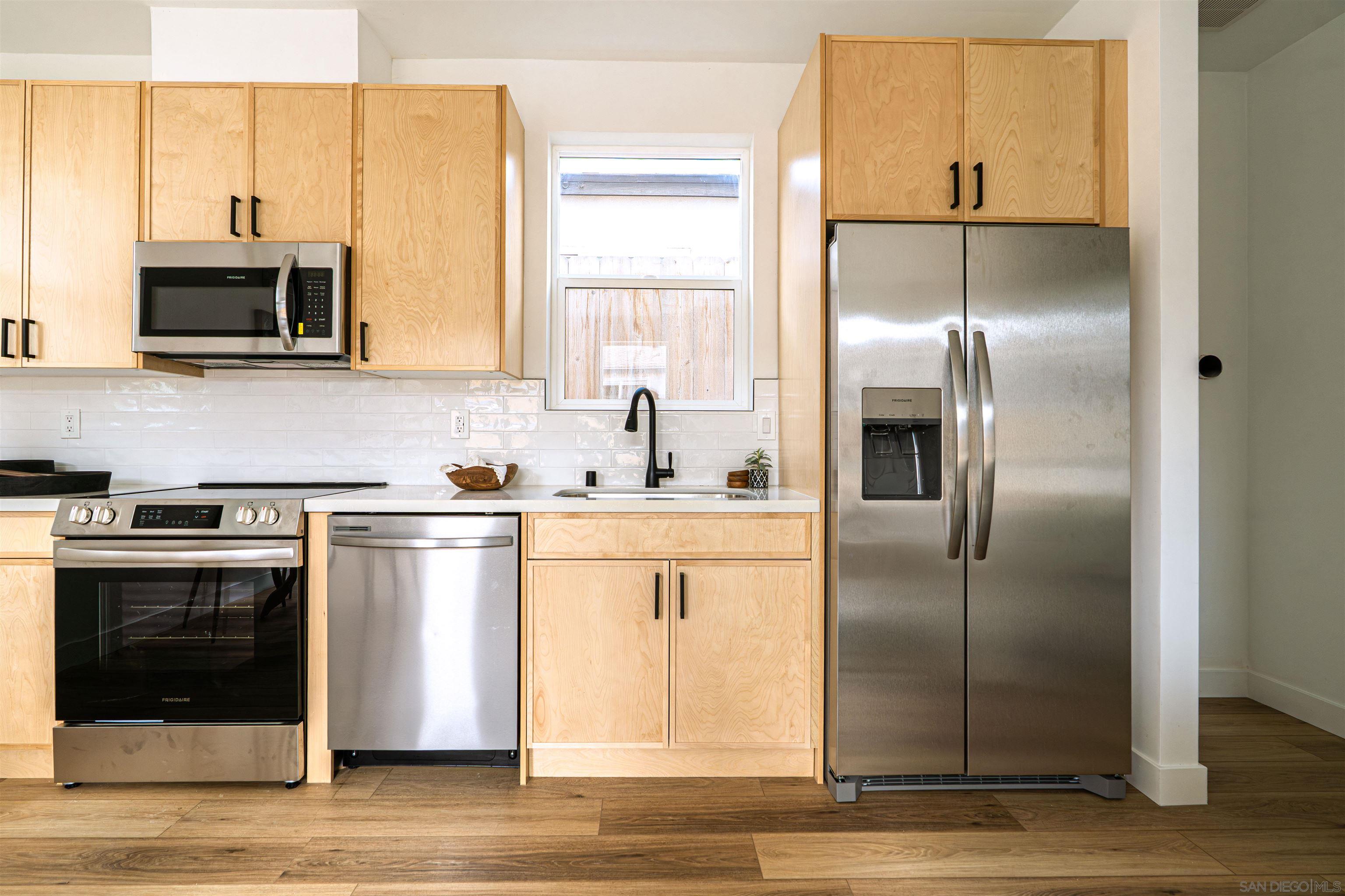 Detail Gallery Image 36 of 72 For 2945  B St, San Diego,  CA 92102 - 6 Beds | 5 Baths