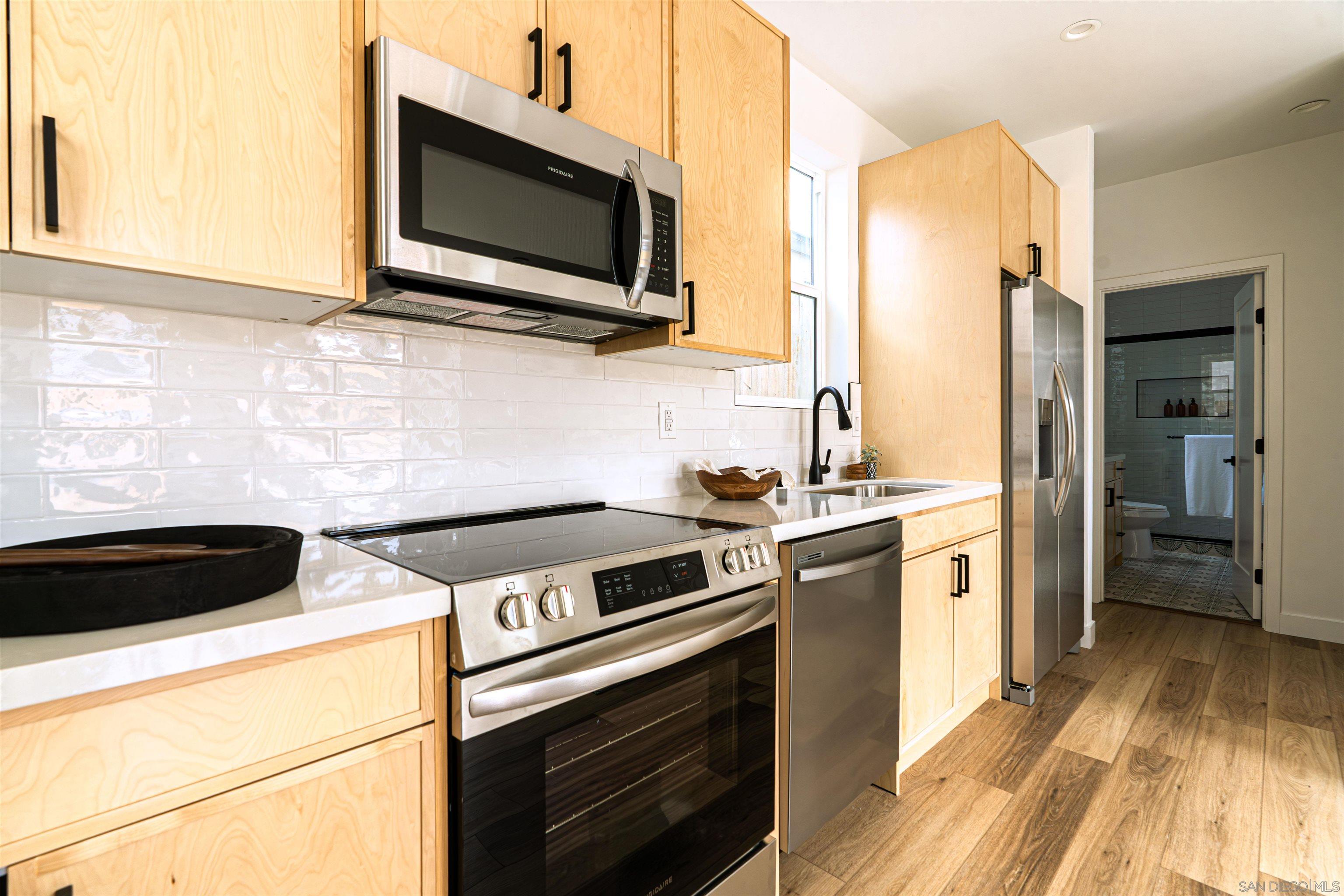 Detail Gallery Image 37 of 72 For 2945  B St, San Diego,  CA 92102 - 6 Beds | 5 Baths