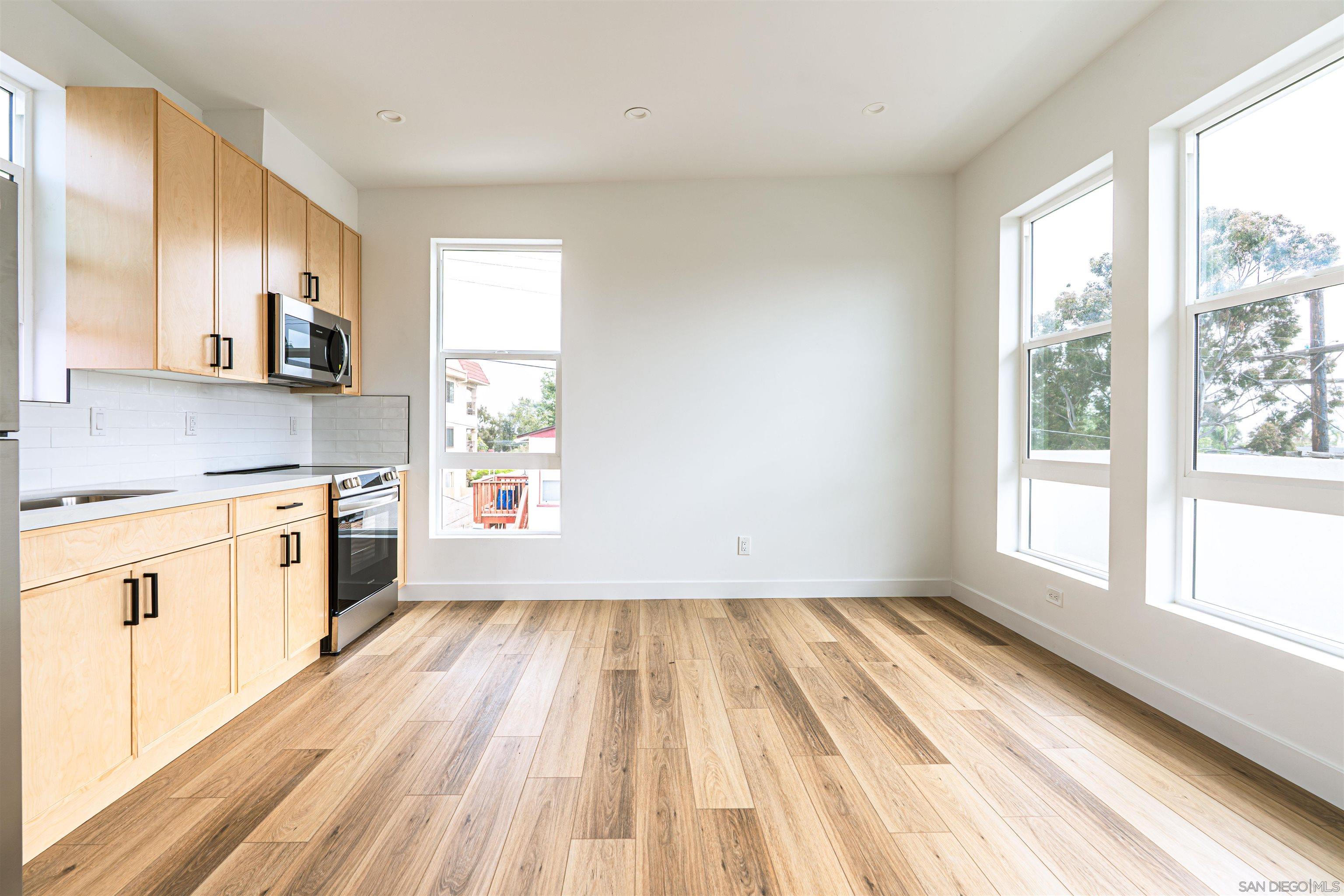 Detail Gallery Image 43 of 72 For 2945  B St, San Diego,  CA 92102 - 6 Beds | 5 Baths