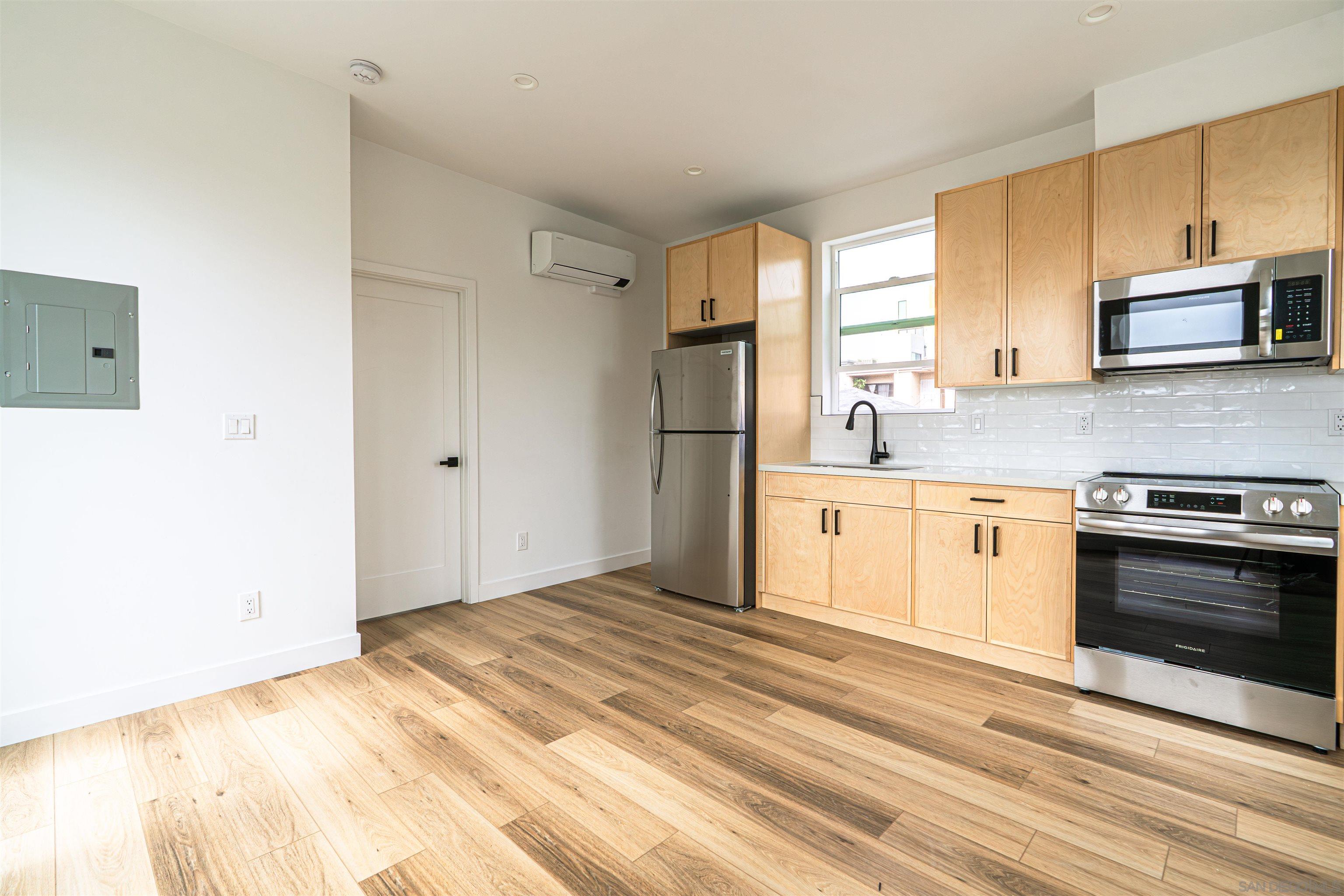 Detail Gallery Image 45 of 72 For 2945  B St, San Diego,  CA 92102 - 6 Beds | 5 Baths