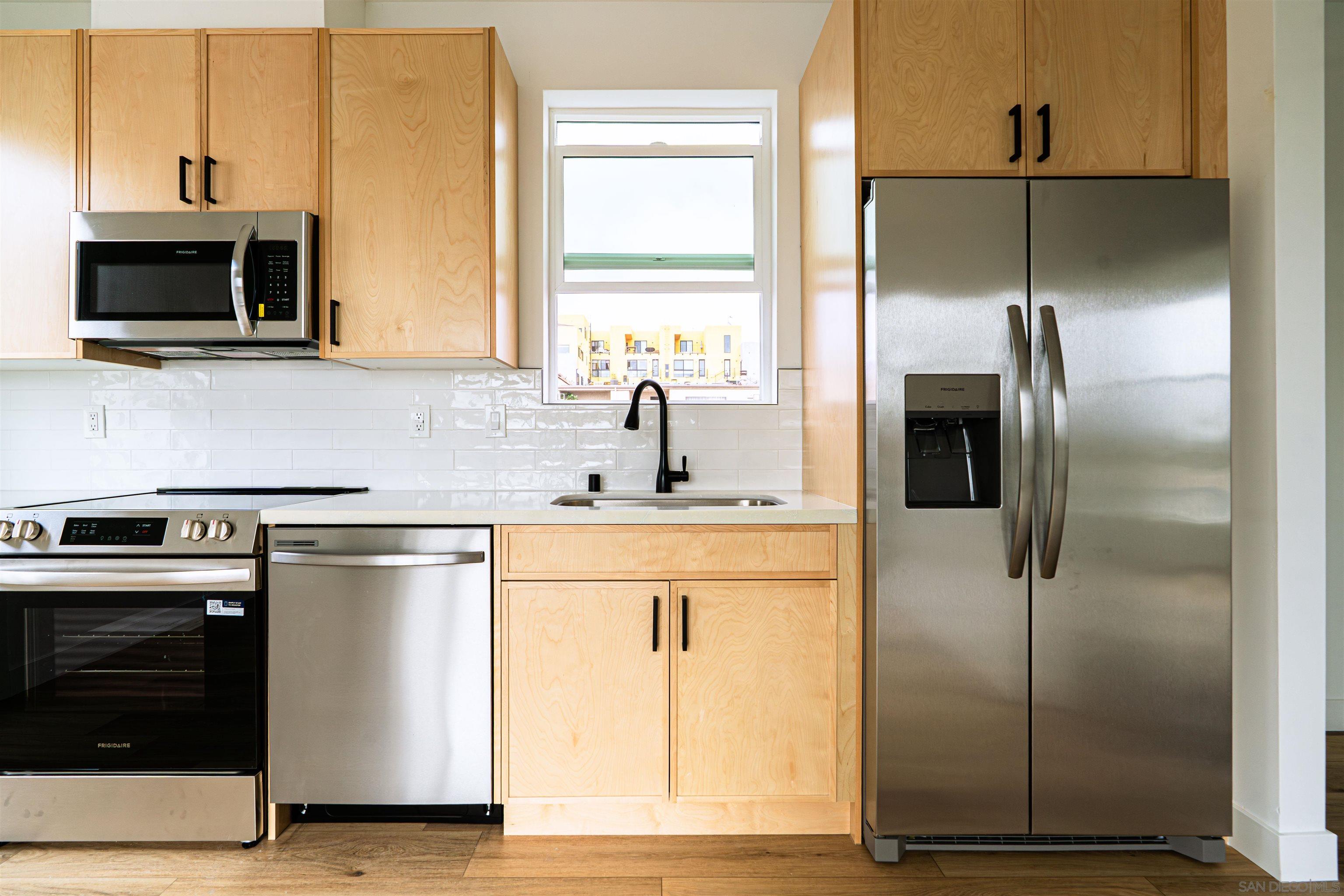 Detail Gallery Image 53 of 72 For 2945  B St, San Diego,  CA 92102 - 6 Beds | 5 Baths