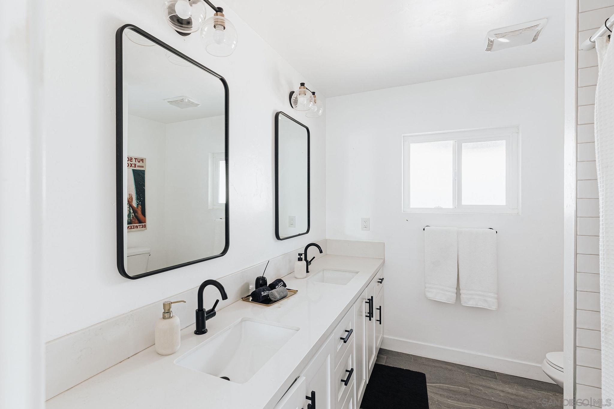 Detail Gallery Image 18 of 73 For 3805  Atascadero Dr, San Diego,  CA 92107 - 3 Beds | 2 Baths