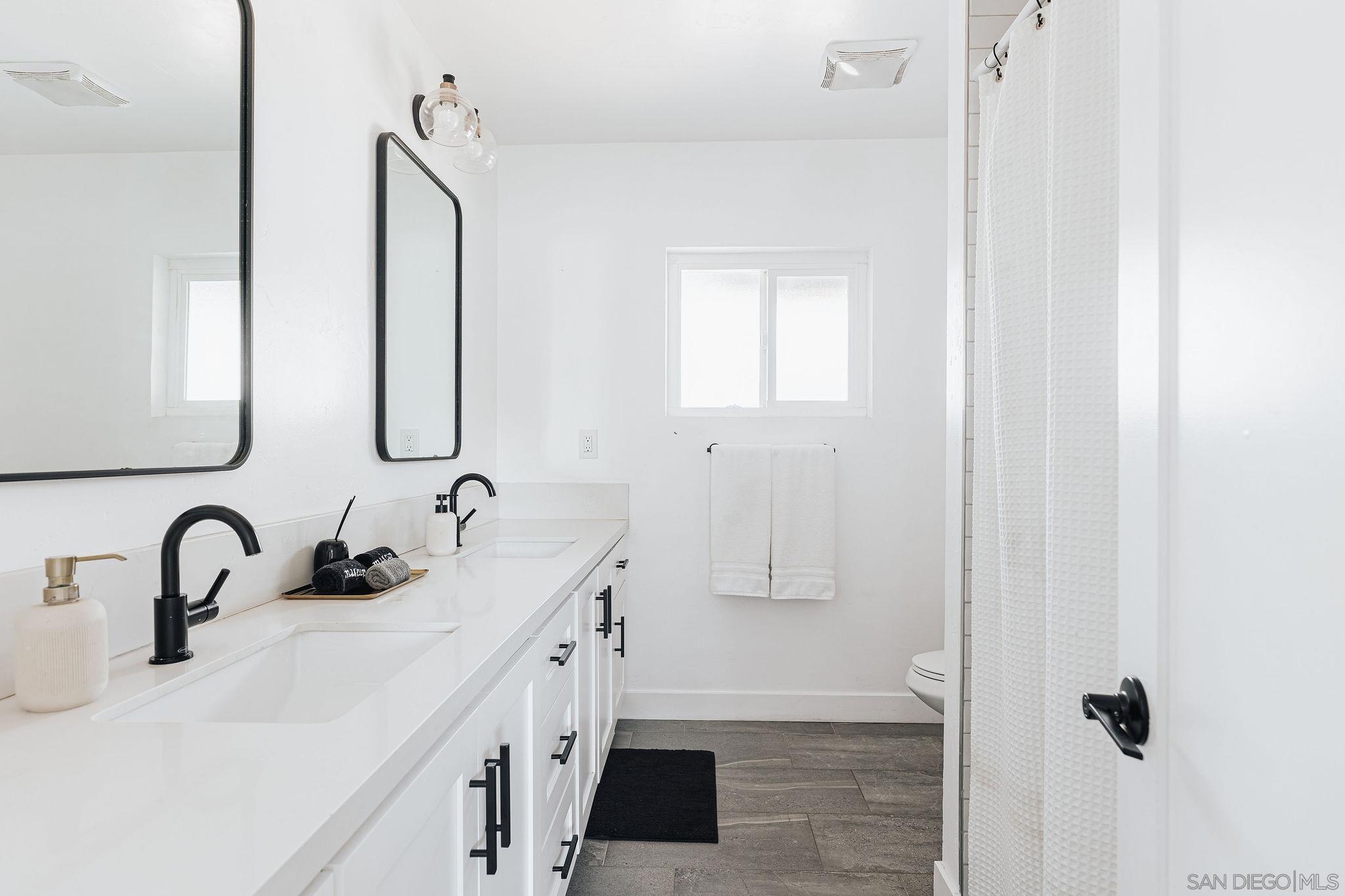 Detail Gallery Image 23 of 73 For 3805  Atascadero Dr, San Diego,  CA 92107 - 3 Beds | 2 Baths