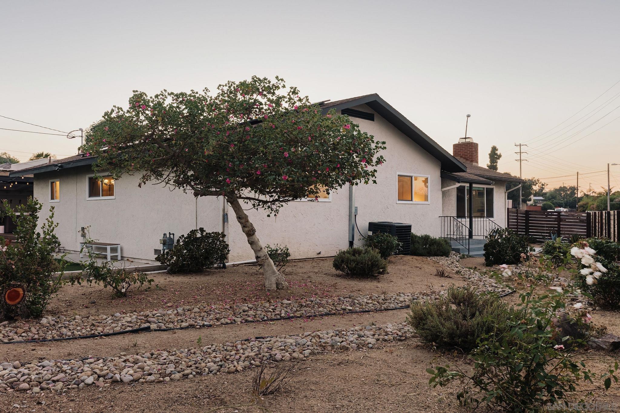 Detail Gallery Image 39 of 73 For 3805  Atascadero Dr, San Diego,  CA 92107 - 3 Beds | 2 Baths