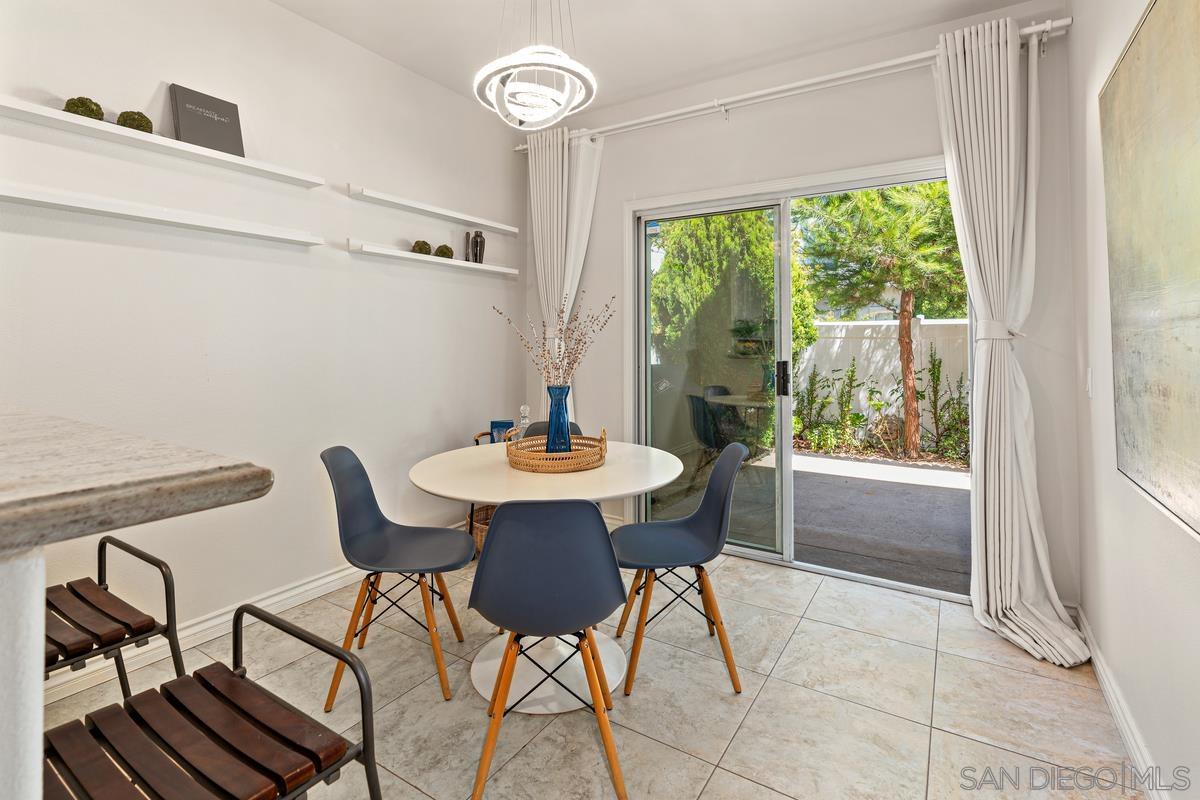 Detail Gallery Image 14 of 42 For 8619  via Mallorca  #C,  La Jolla,  CA 92037 - 3 Beds | 2/1 Baths