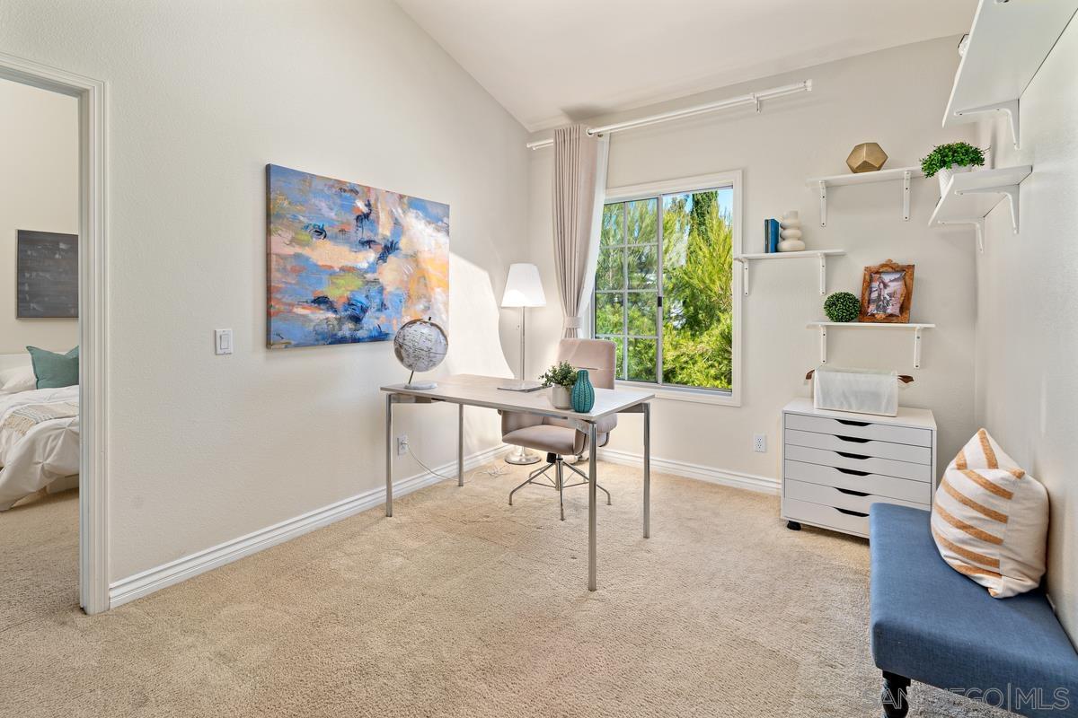 Detail Gallery Image 18 of 42 For 8619  via Mallorca  #C,  La Jolla,  CA 92037 - 3 Beds | 2/1 Baths