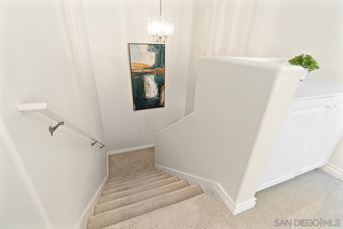 Detail Gallery Image 19 of 42 For 8619  via Mallorca  #C,  La Jolla,  CA 92037 - 3 Beds | 2/1 Baths