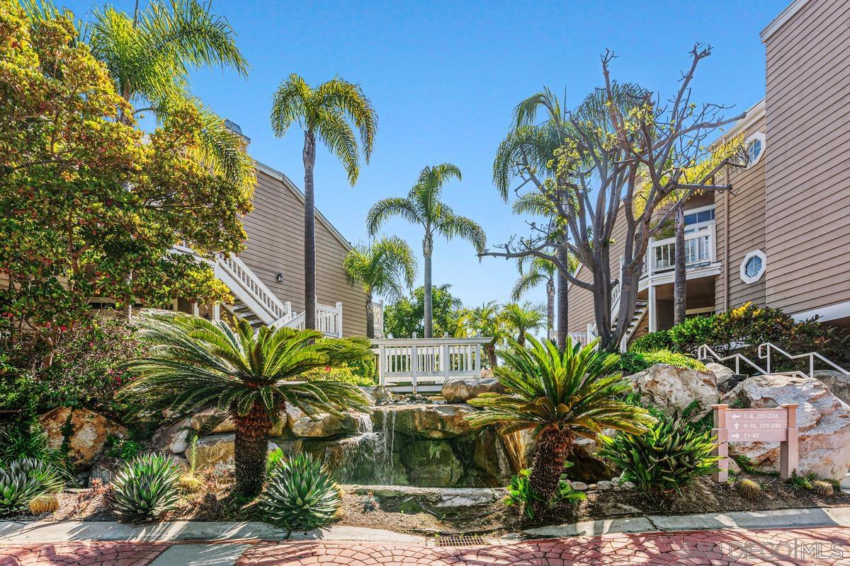 Detail Gallery Image 35 of 42 For 8619  via Mallorca  #C,  La Jolla,  CA 92037 - 3 Beds | 2/1 Baths