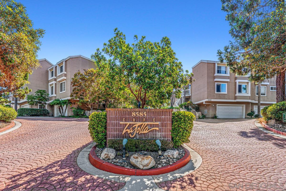 Detail Gallery Image 36 of 42 For 8619  via Mallorca  #C,  La Jolla,  CA 92037 - 3 Beds | 2/1 Baths