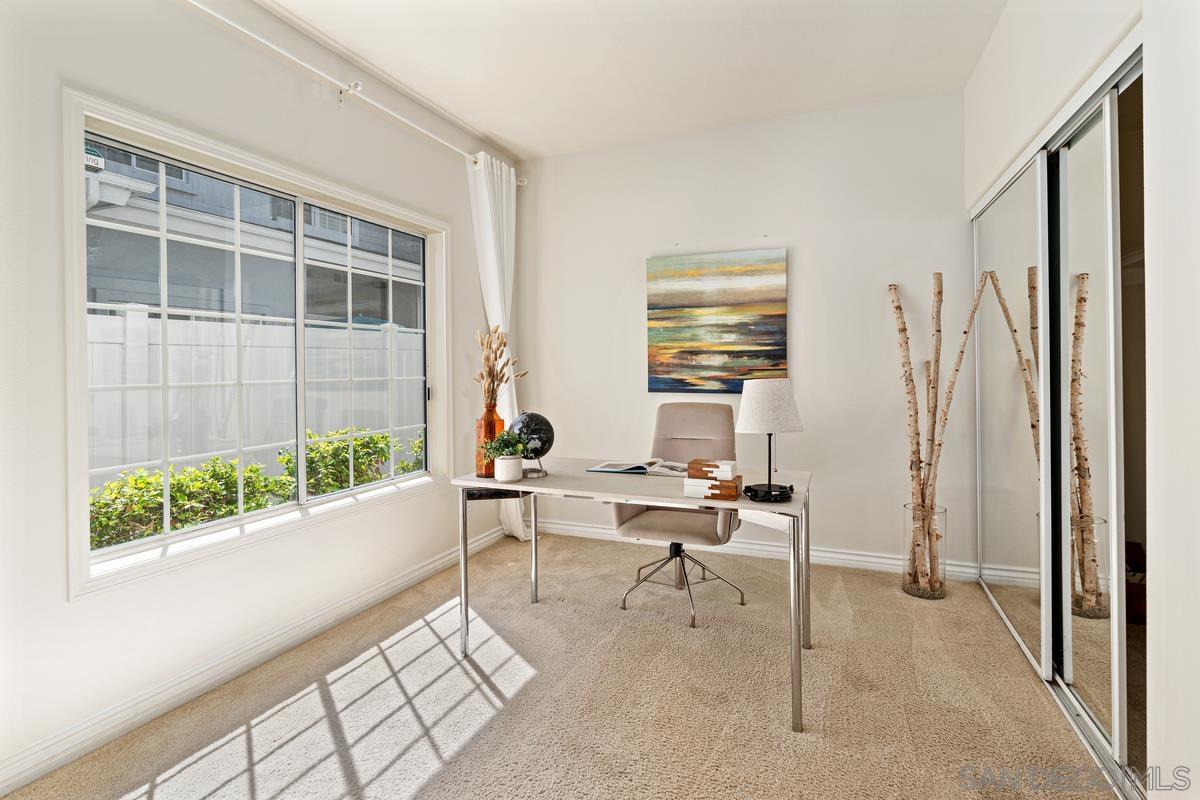 Detail Gallery Image 8 of 42 For 8619  via Mallorca  #C,  La Jolla,  CA 92037 - 3 Beds | 2/1 Baths