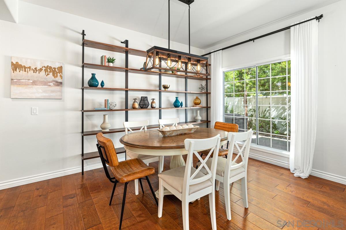 Detail Gallery Image 9 of 42 For 8619  via Mallorca  #C,  La Jolla,  CA 92037 - 3 Beds | 2/1 Baths