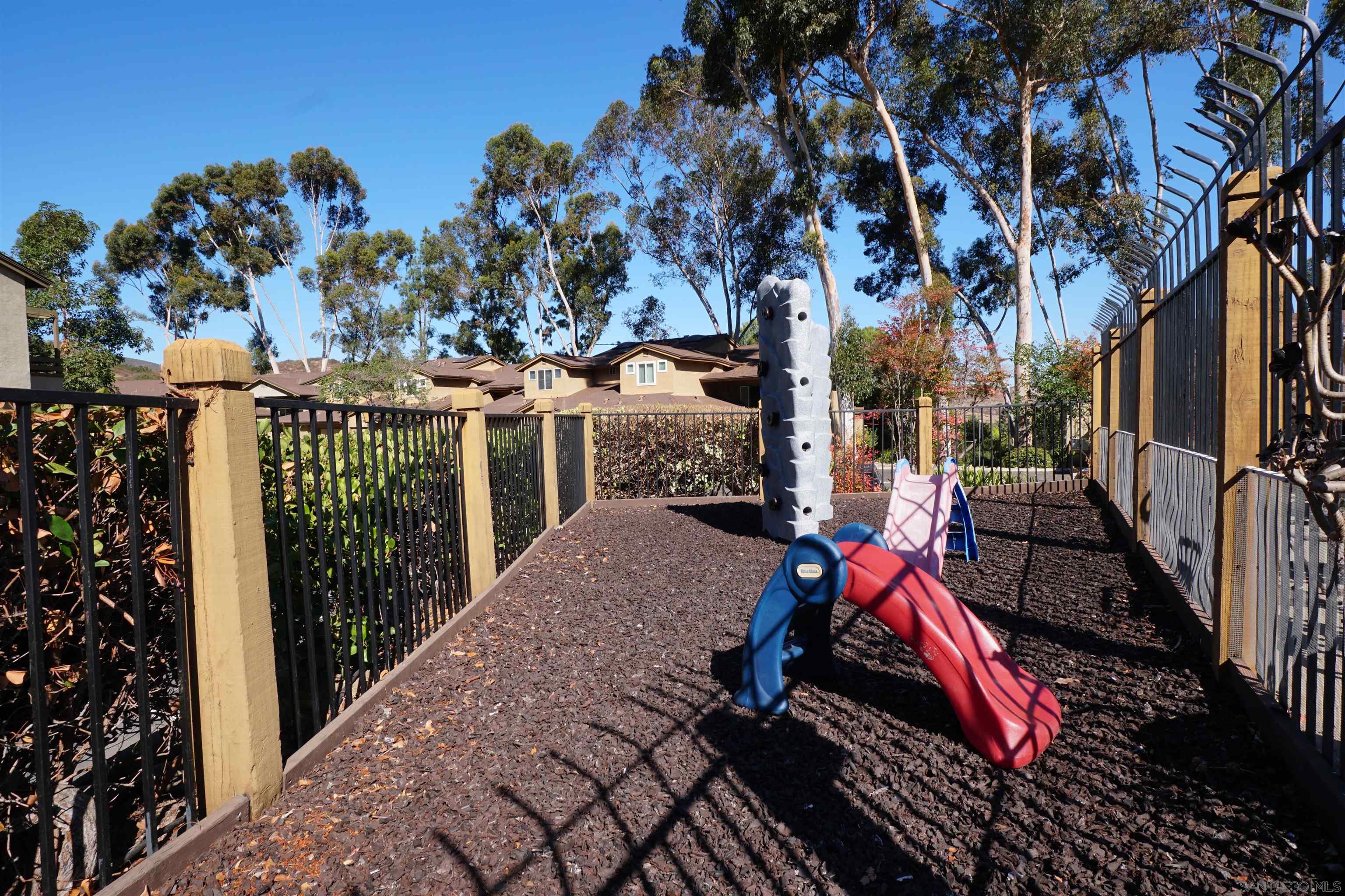 Detail Gallery Image 22 of 31 For 7390  Mission Trails Dr  #95,  Santee,  CA 92071 - 2 Beds | 2 Baths