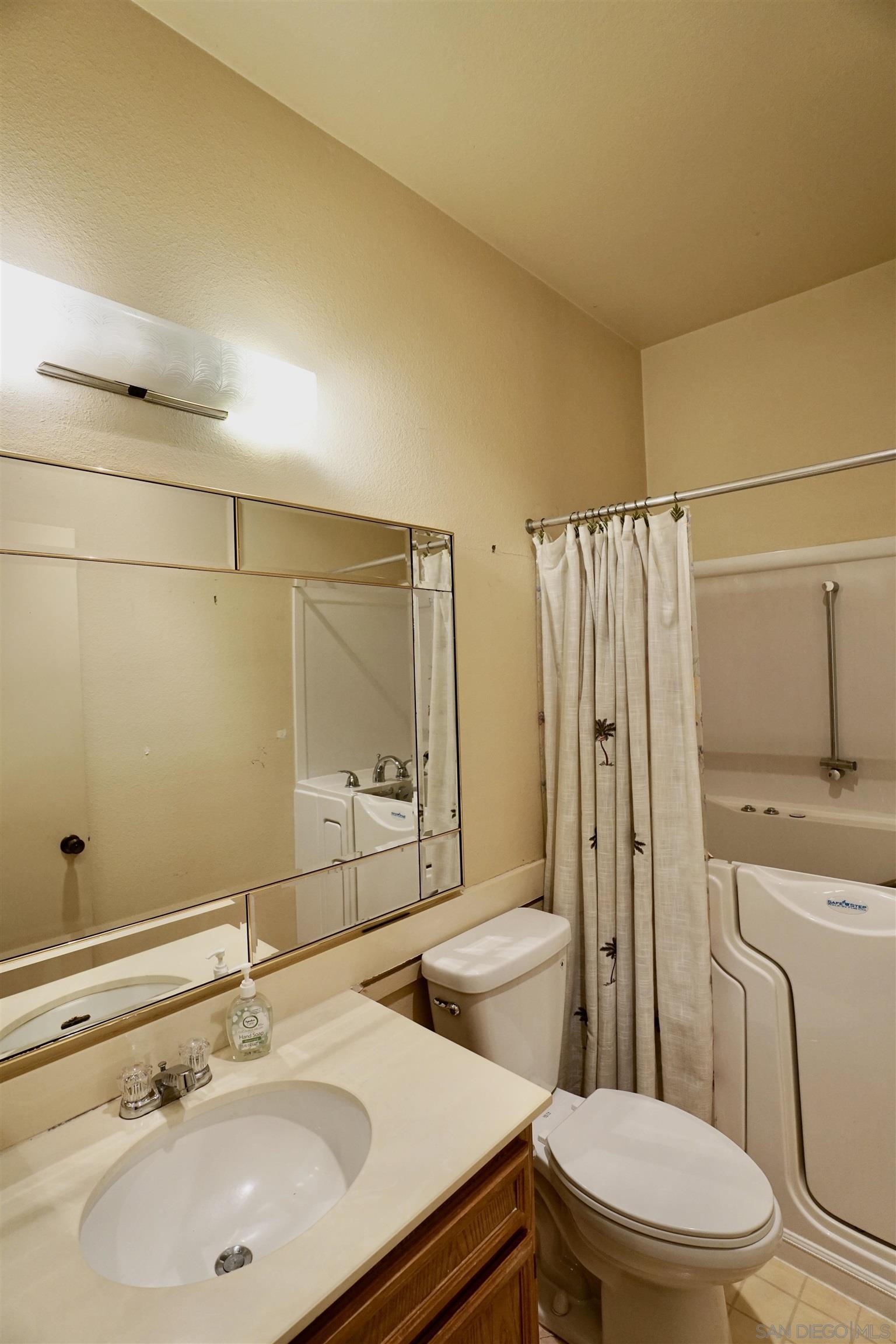 Detail Gallery Image 9 of 31 For 7390  Mission Trails Dr  #95,  Santee,  CA 92071 - 2 Beds | 2 Baths