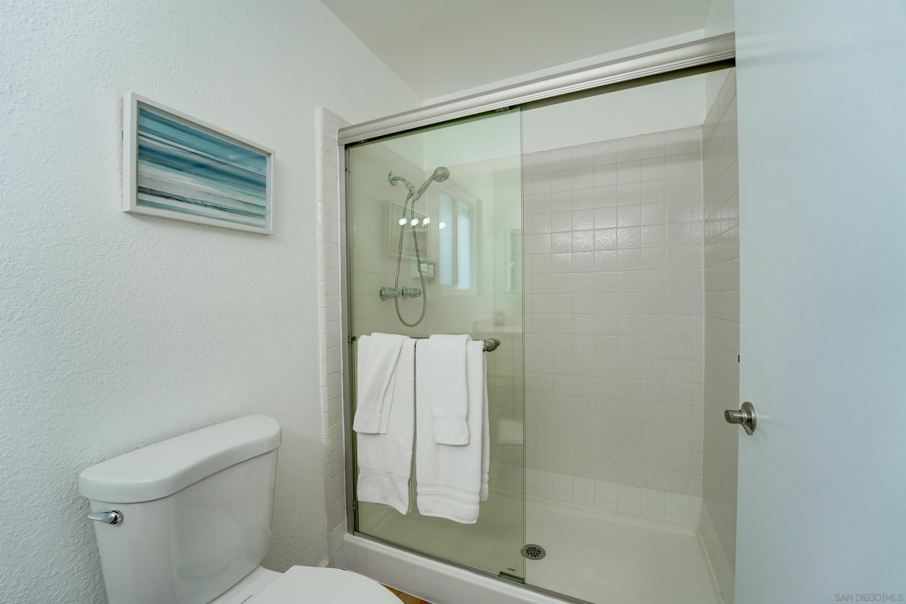 Detail Gallery Image 20 of 29 For 8229  El Paseo Grande, La Jolla,  CA 92037 - 4 Beds | 2/1 Baths