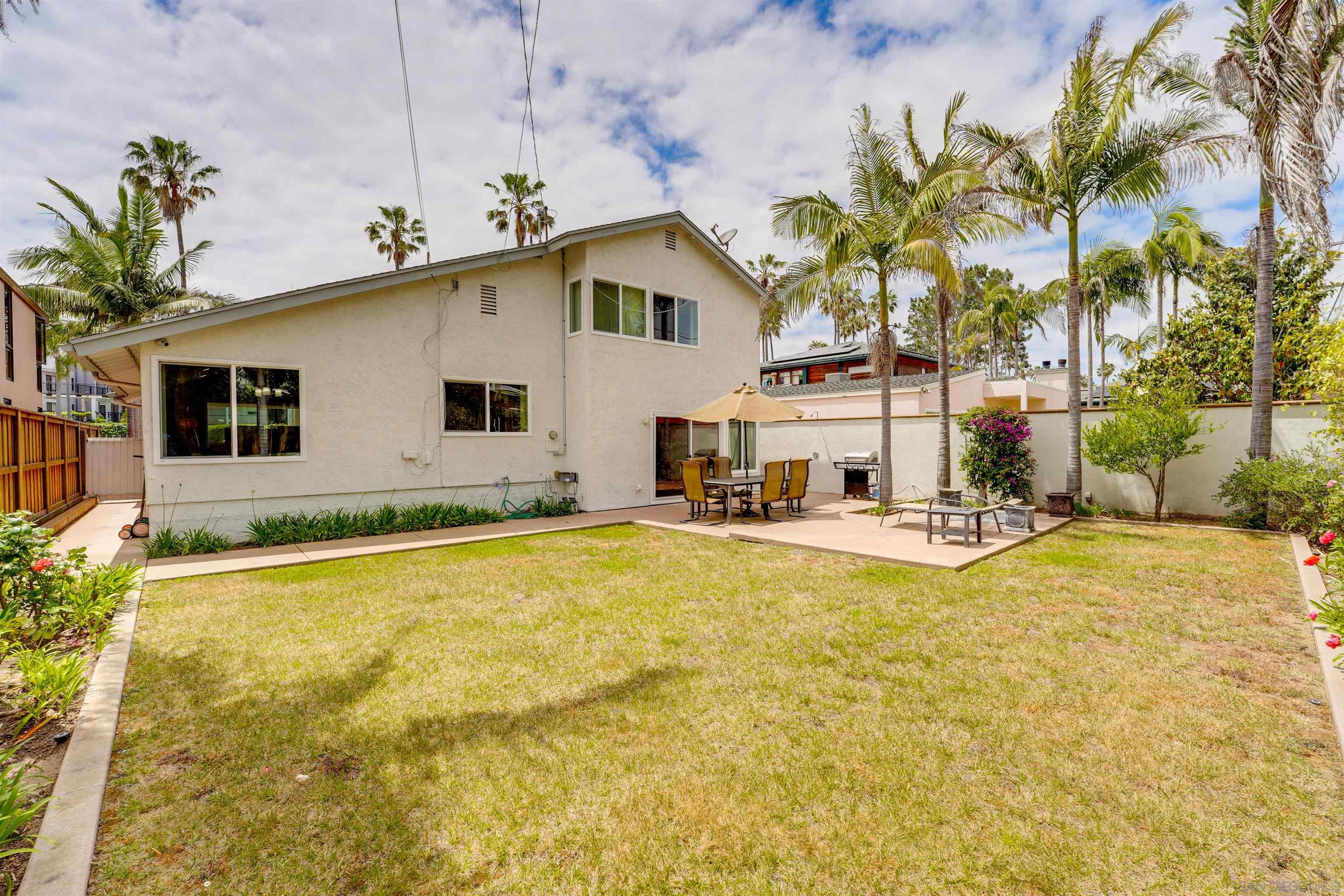 Detail Gallery Image 27 of 29 For 8229  El Paseo Grande, La Jolla,  CA 92037 - 4 Beds | 2/1 Baths