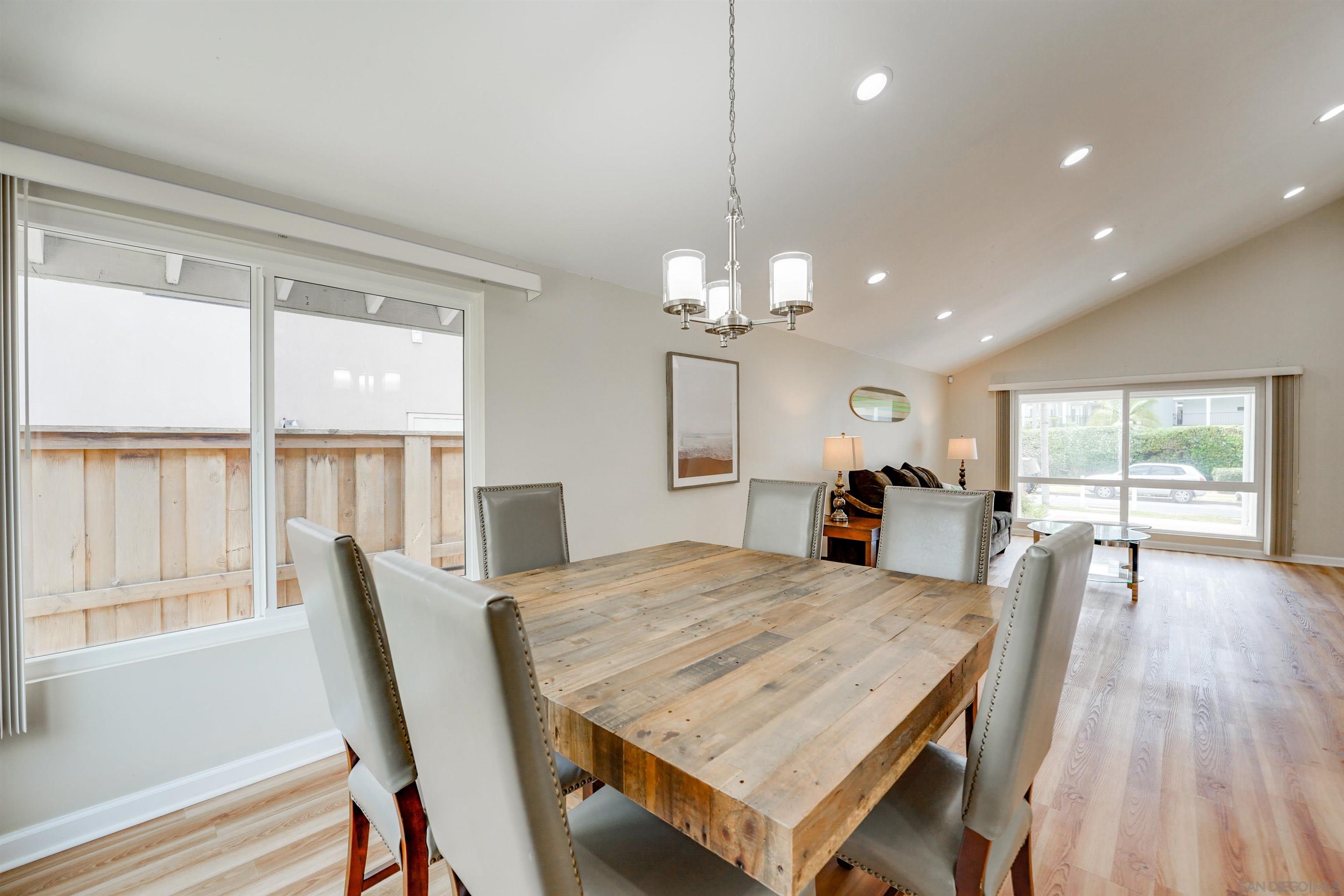 Detail Gallery Image 7 of 29 For 8229  El Paseo Grande, La Jolla,  CA 92037 - 4 Beds | 2/1 Baths