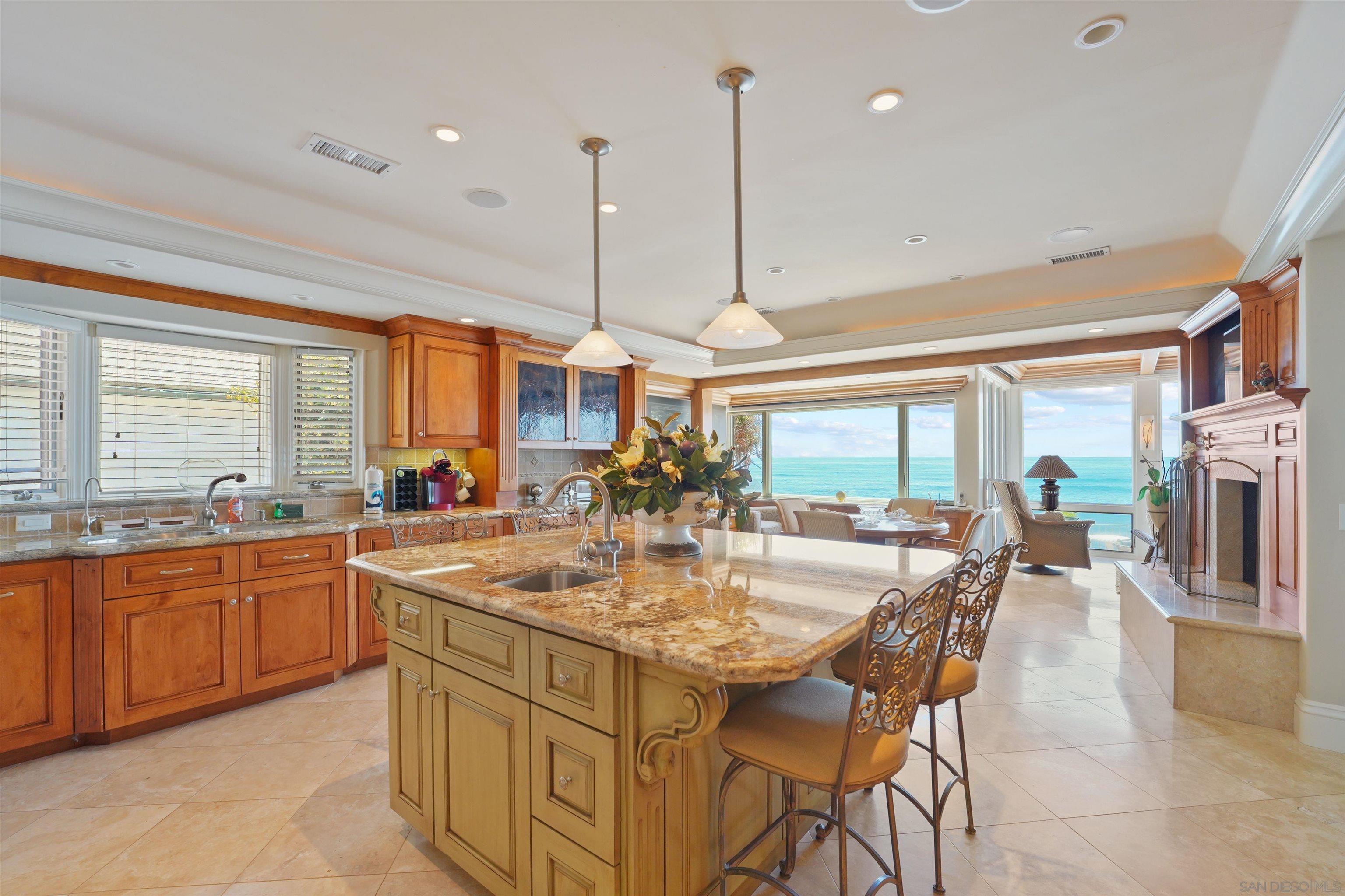 Detail Gallery Image 23 of 64 For 6010  Camino De La Costa, La Jolla,  CA 92037 - 4 Beds | 4/1 Baths