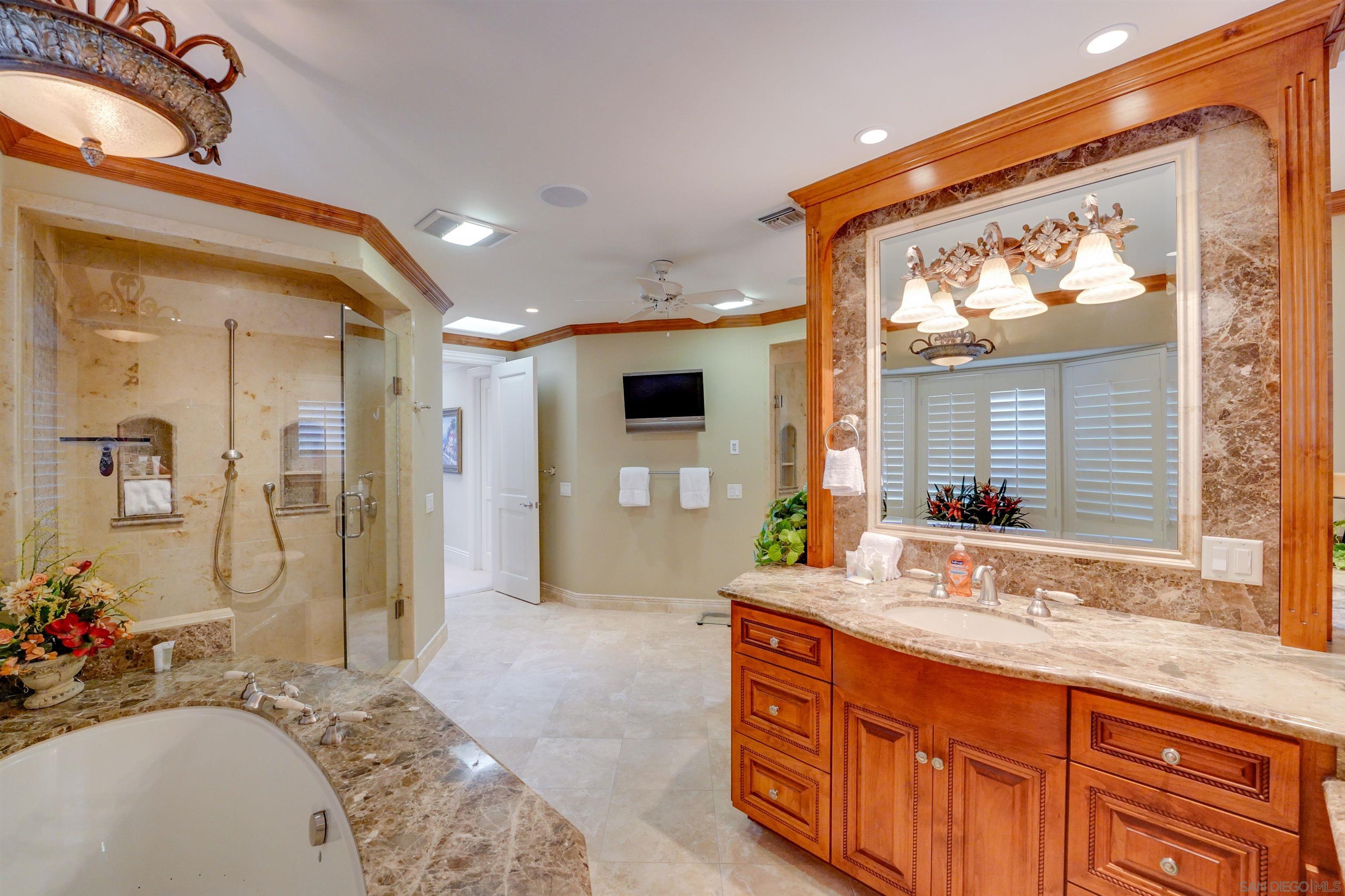 Detail Gallery Image 37 of 64 For 6010  Camino De La Costa, La Jolla,  CA 92037 - 4 Beds | 4/1 Baths