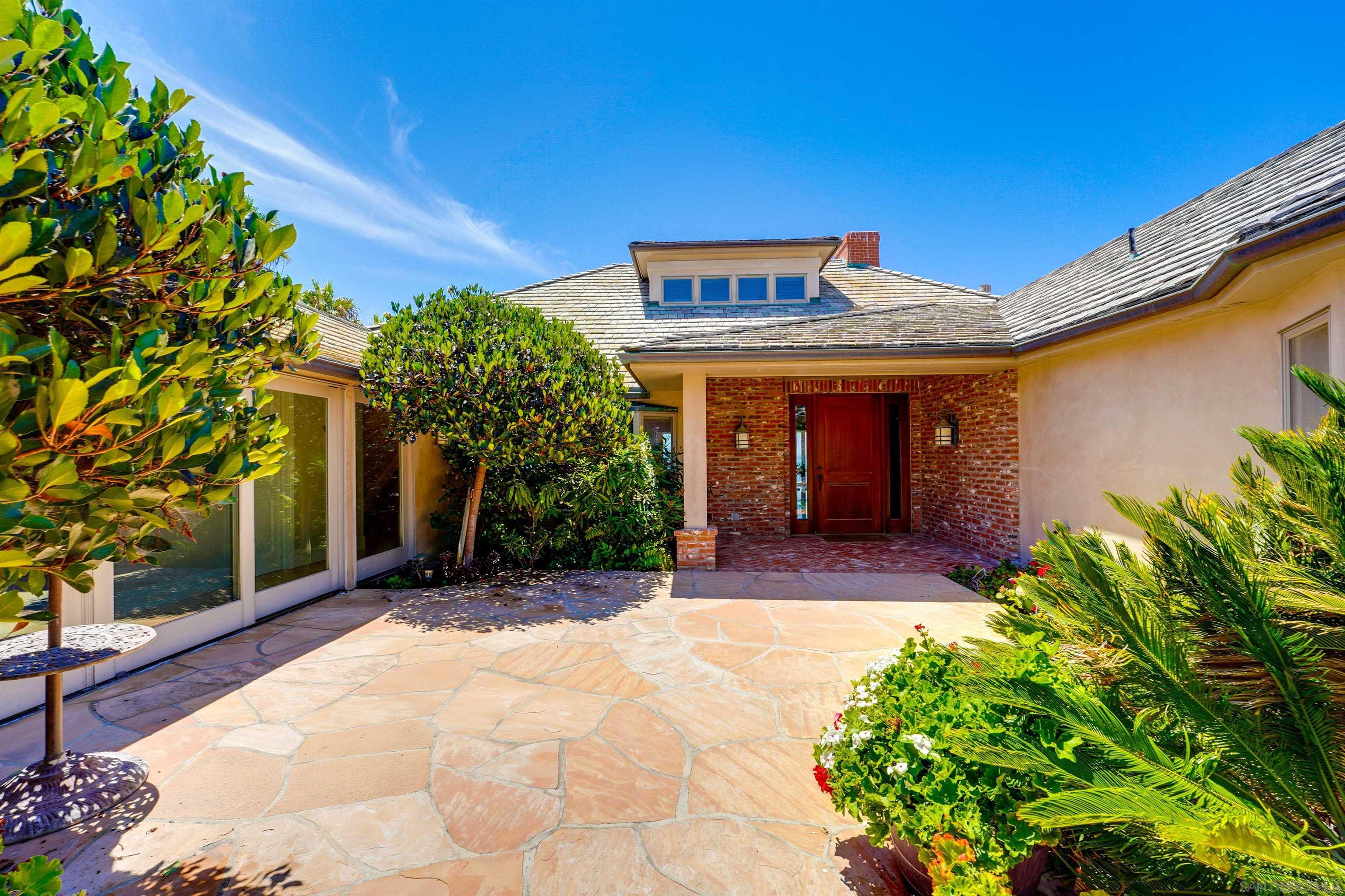 Detail Gallery Image 9 of 64 For 6010  Camino De La Costa, La Jolla,  CA 92037 - 4 Beds | 4/1 Baths