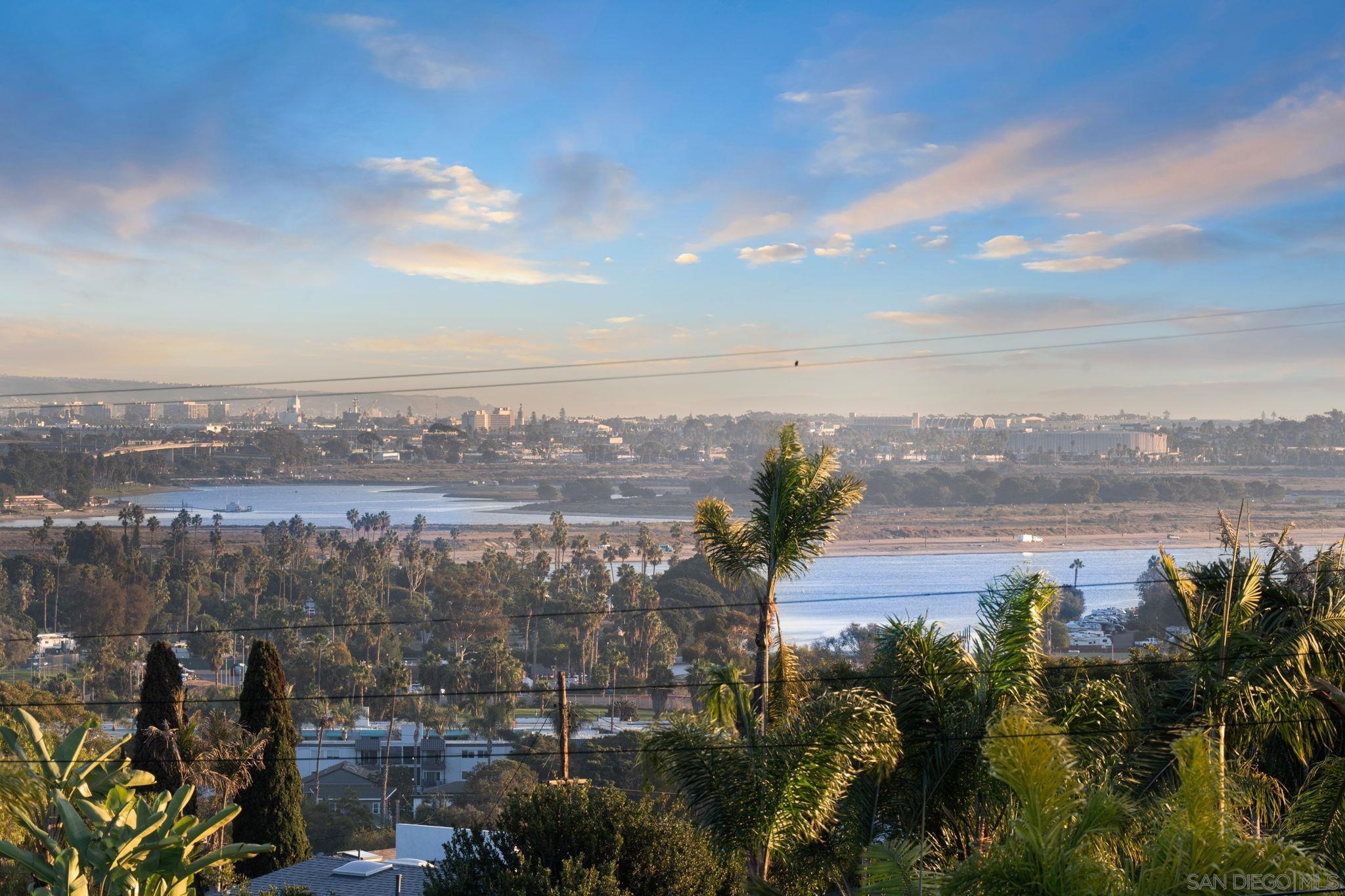 Detail Gallery Image 24 of 37 For 2561  Loring St, San Diego,  CA 92109 - 3 Beds | 2 Baths