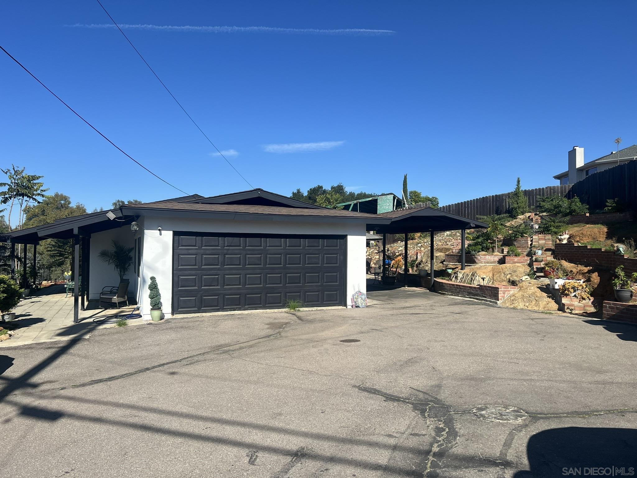 Detail Gallery Image 2 of 33 For 272  Lilac Dr, El Cajon,  CA 92021 - 5 Beds | 2 Baths