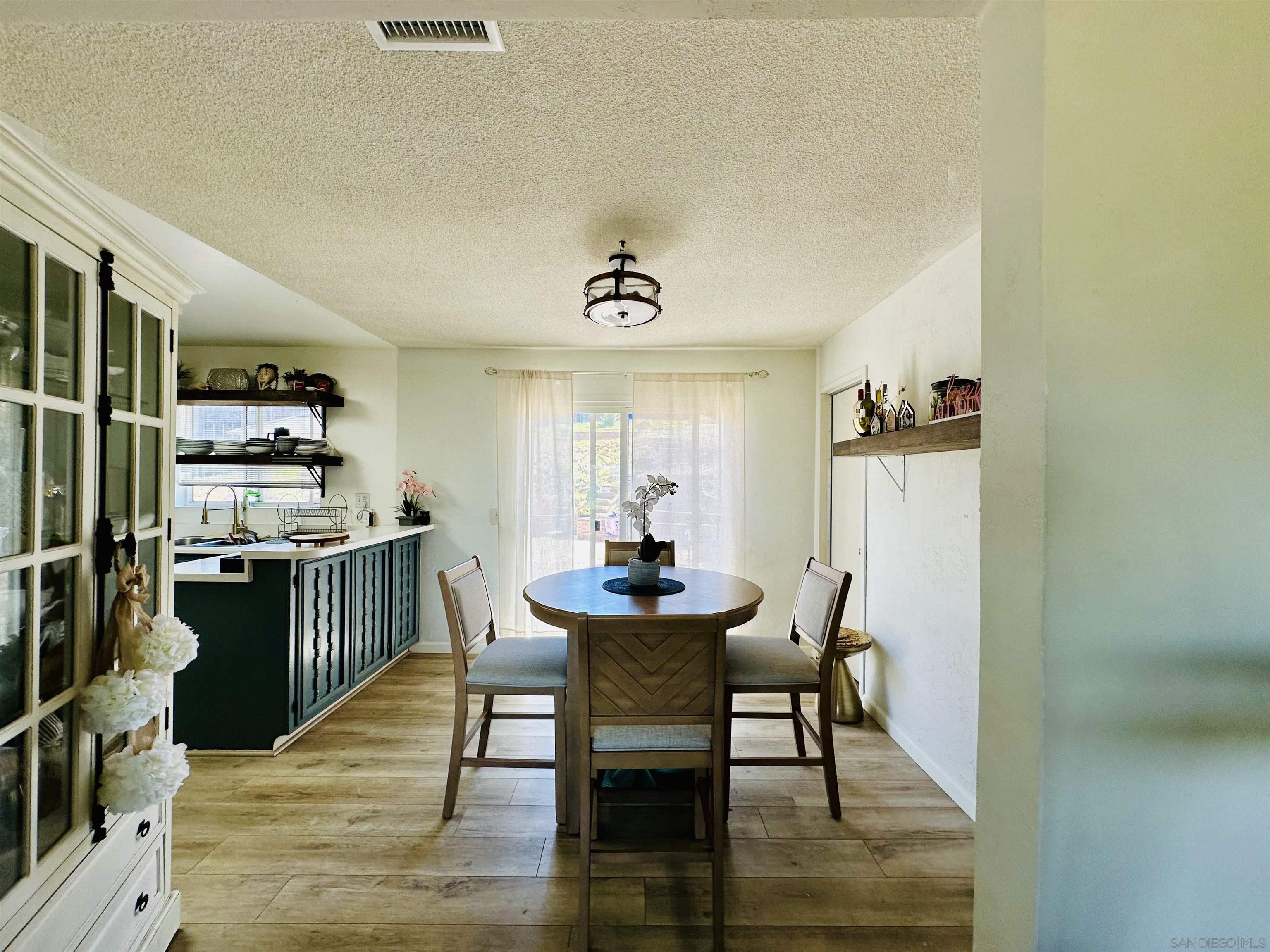 Detail Gallery Image 7 of 33 For 272  Lilac Dr, El Cajon,  CA 92021 - 5 Beds | 2 Baths