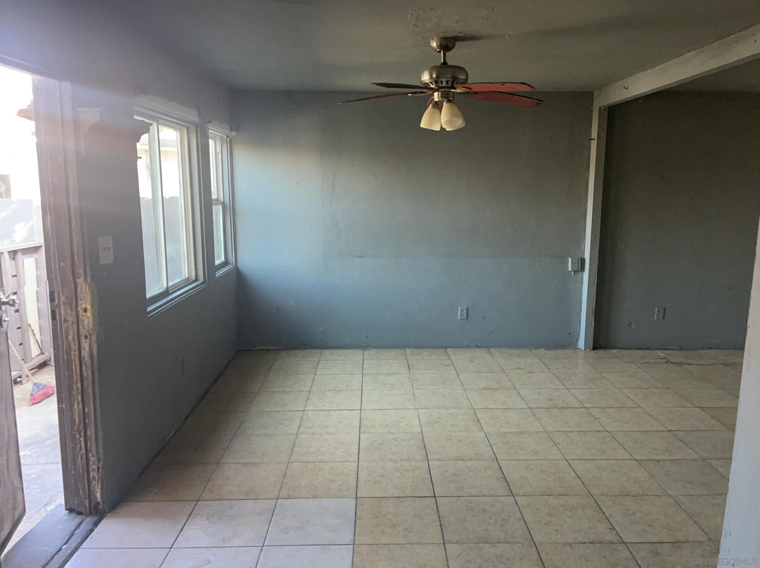 Detail Gallery Image 11 of 12 For 3851-53  Hemlock St, San Diego,  CA 92113 - – Beds | – Baths