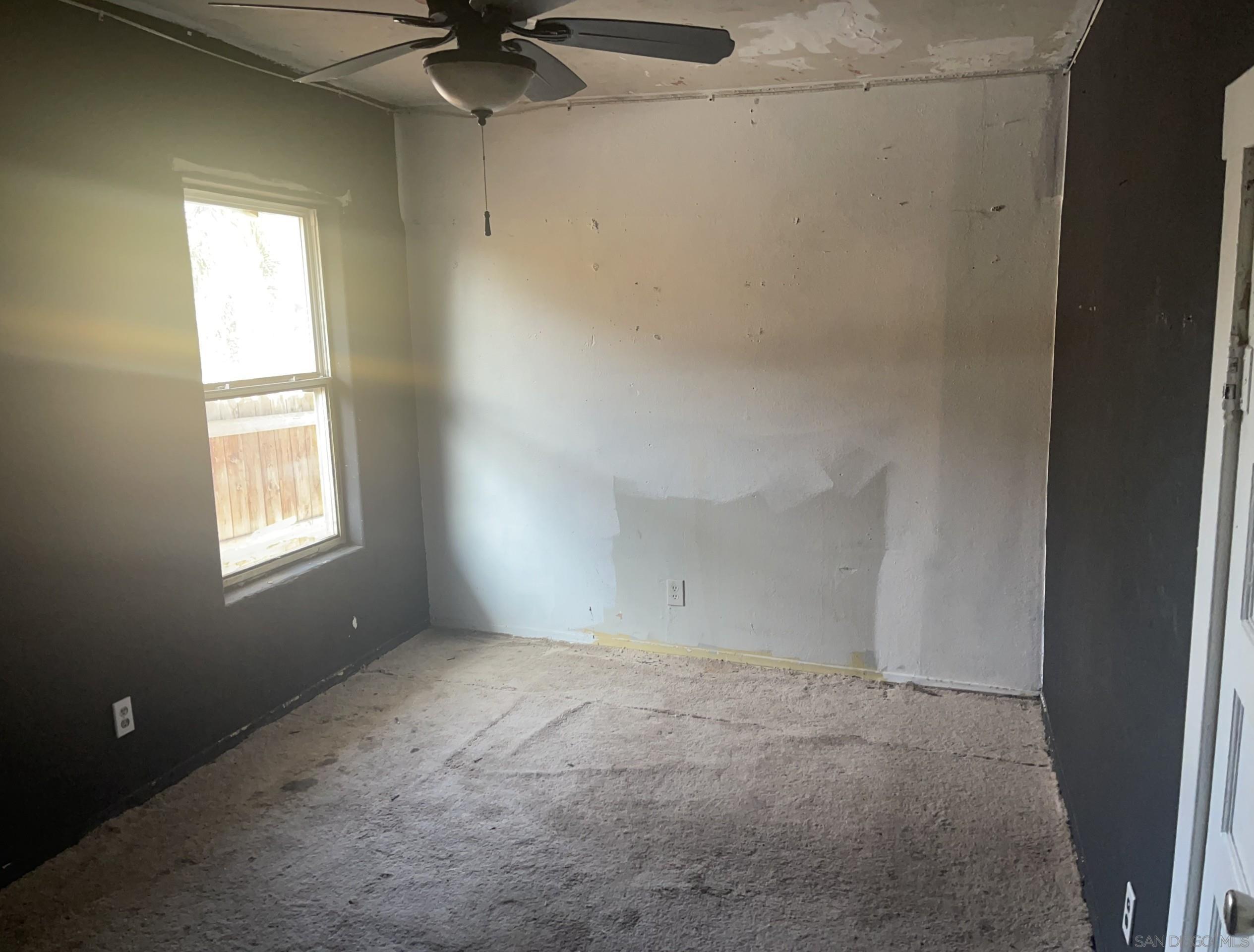 Detail Gallery Image 6 of 12 For 3851-53  Hemlock St, San Diego,  CA 92113 - – Beds | – Baths