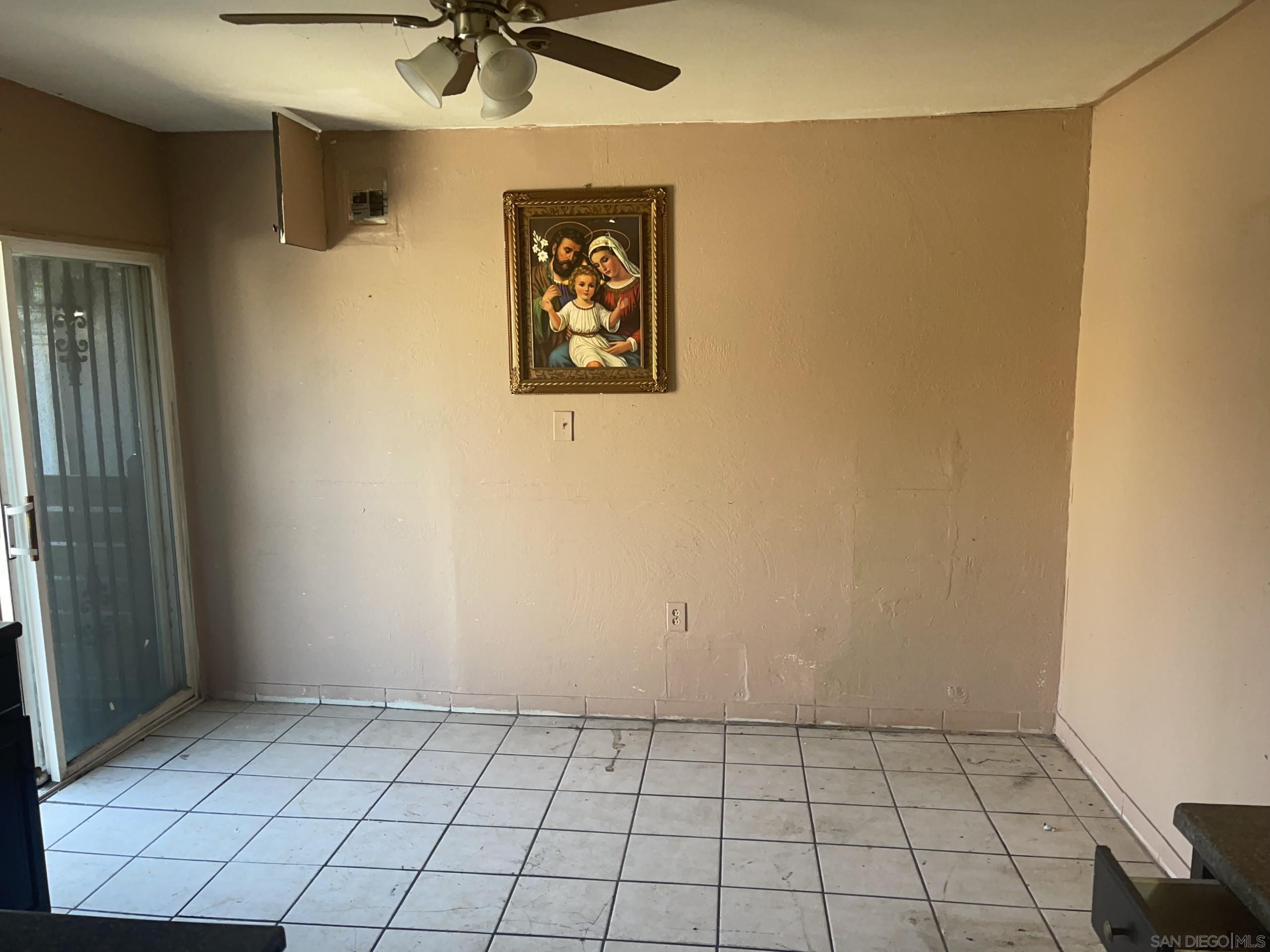 Detail Gallery Image 7 of 12 For 3851-53  Hemlock St, San Diego,  CA 92113 - – Beds | – Baths