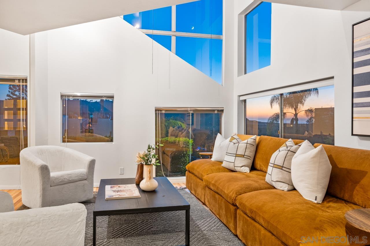 Detail Gallery Image 7 of 74 For 2506  via Merano, Del Mar,  CA 92014 - 2 Beds | 2/1 Baths