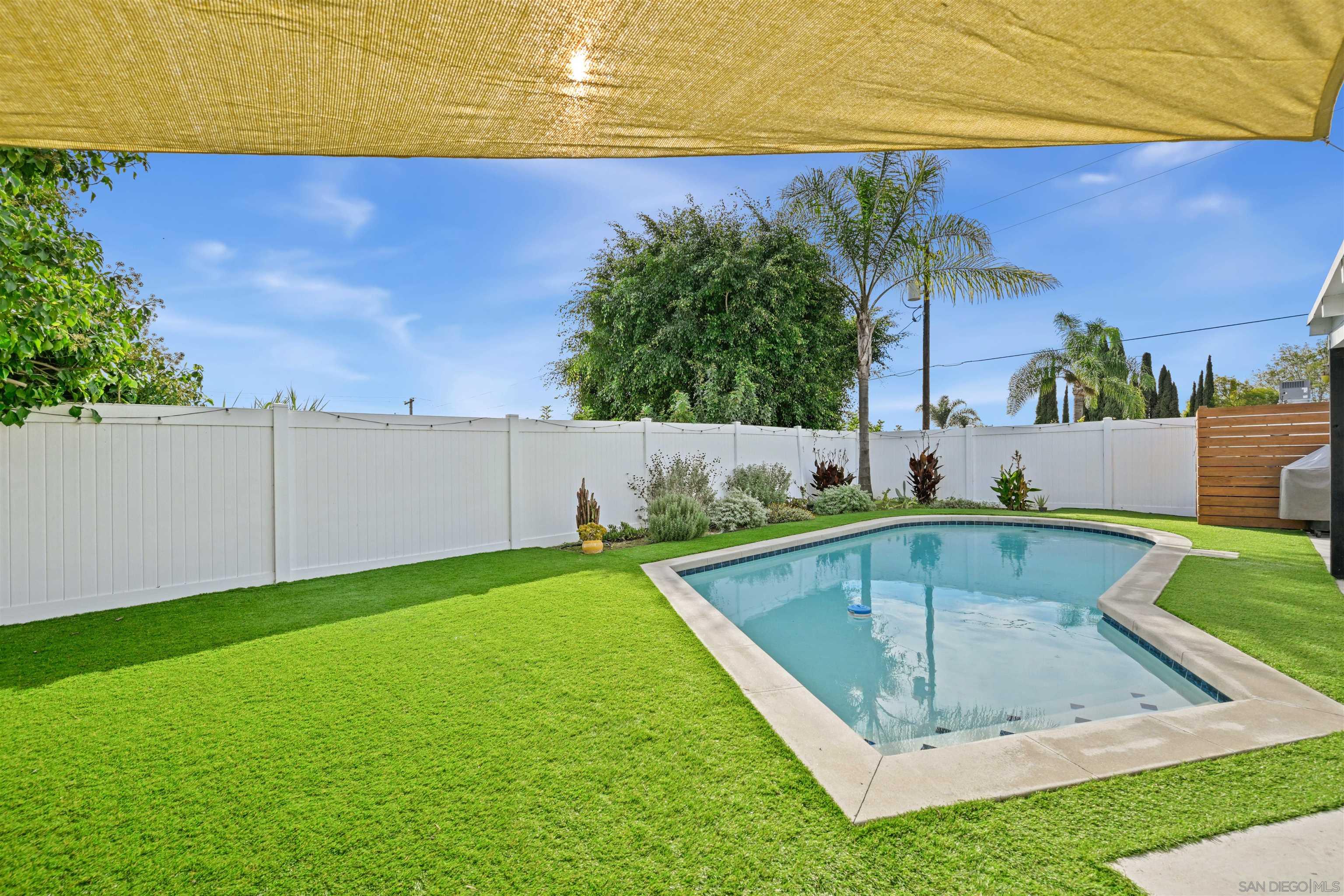 Detail Gallery Image 6 of 31 For 8703  Verlane Dr, San Diego,  CA 92119 - 4 Beds | 2 Baths