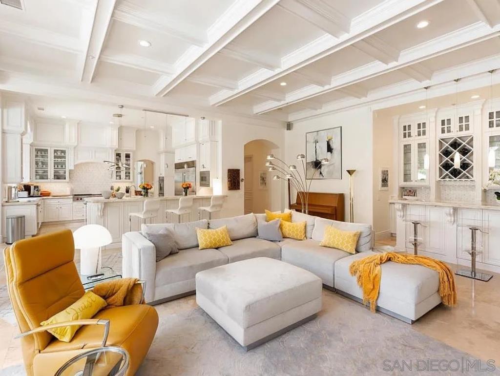 Detail Gallery Image 5 of 25 For 6369  Clubhouse, Rancho Santa Fe,  CA 92067 - 6 Beds | 5/1 Baths