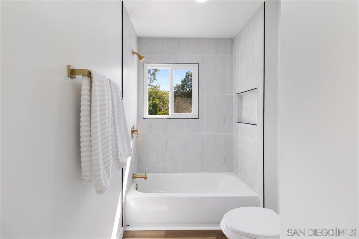 Detail Gallery Image 39 of 73 For 1756  Alhudson Dr, Escondido,  CA 92029 - 5 Beds | 3 Baths