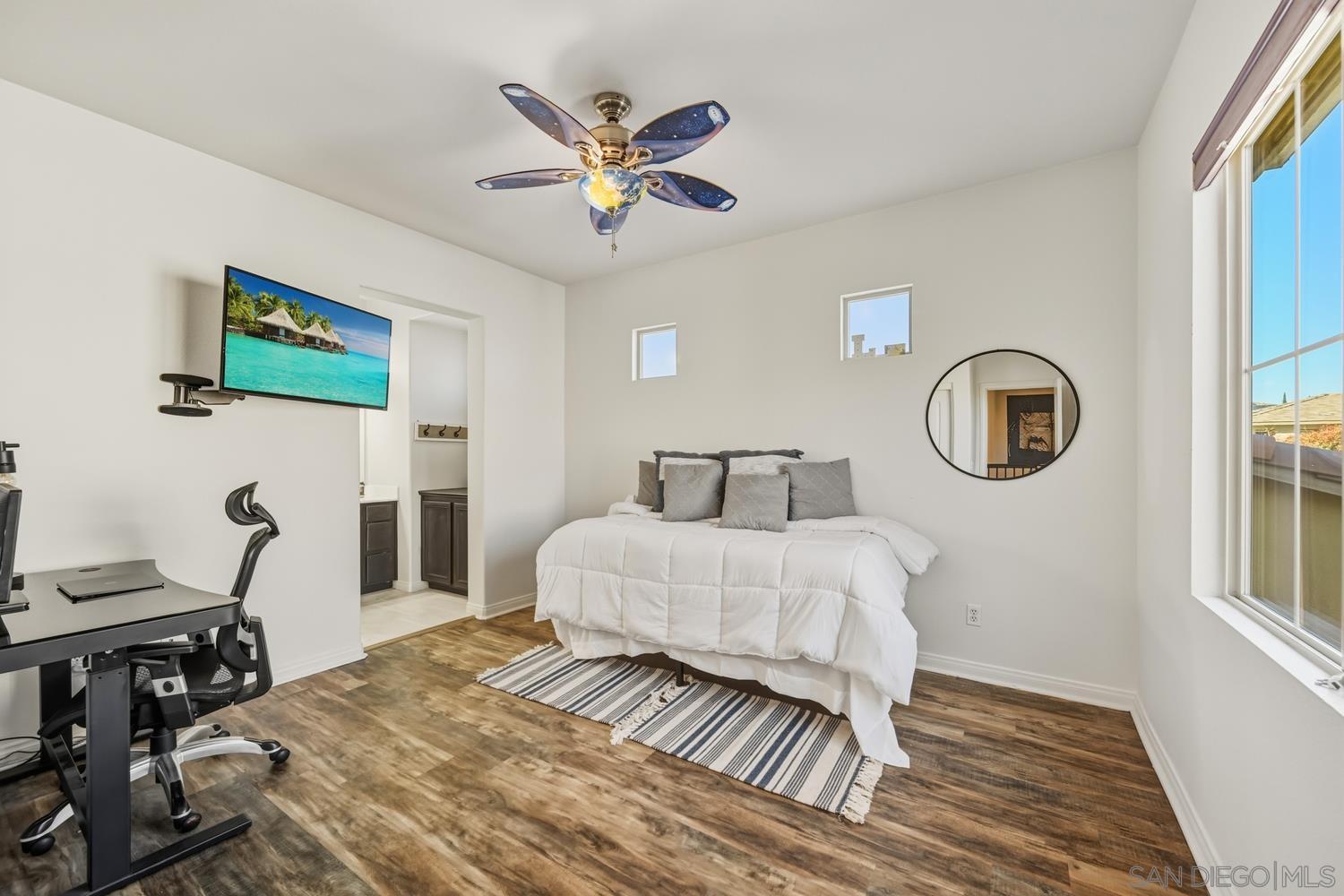 Detail Gallery Image 13 of 25 For 2348  Journey St, Chula Vista,  CA 91915 - 4 Beds | 3 Baths