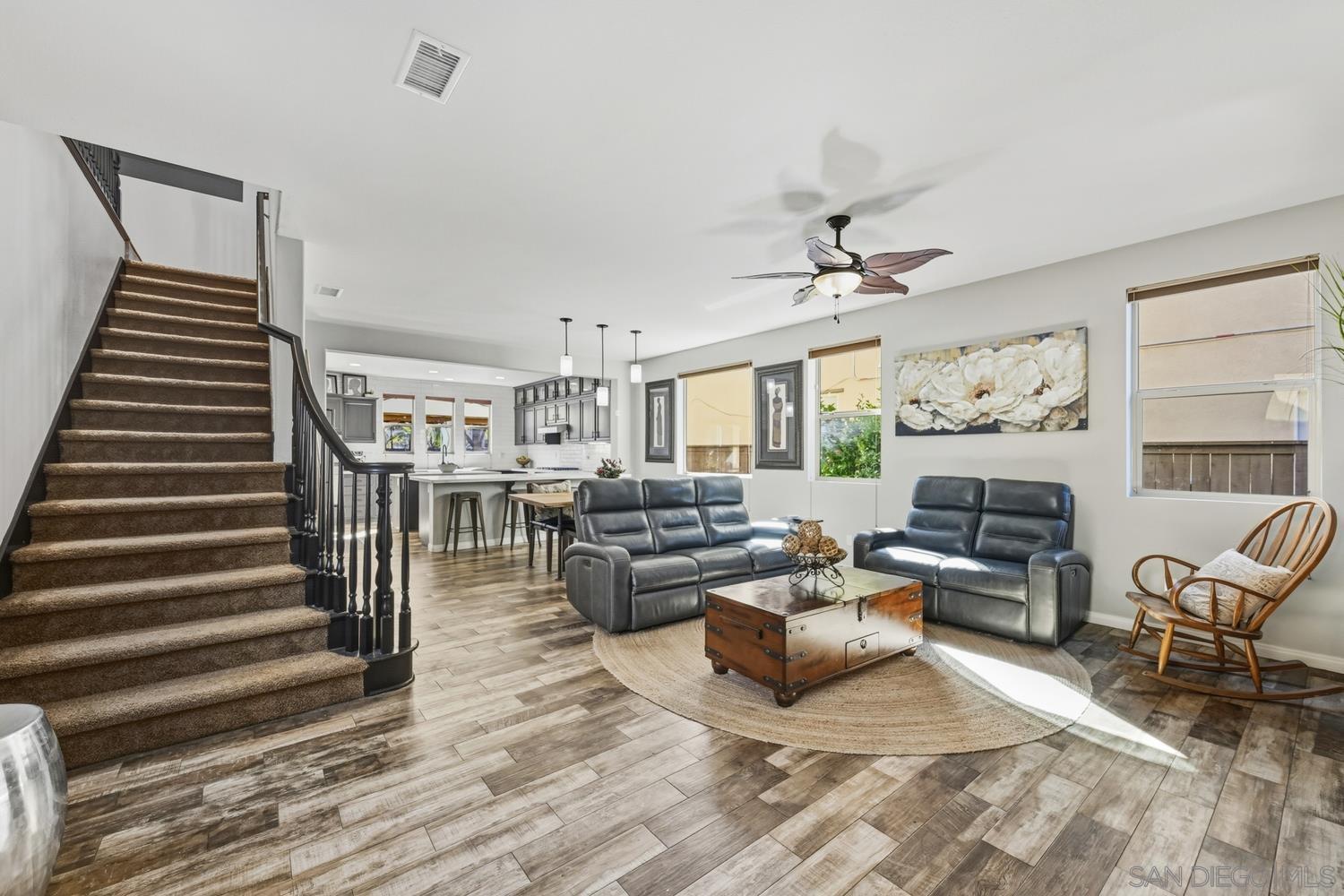 Detail Gallery Image 3 of 25 For 2348  Journey St, Chula Vista,  CA 91915 - 4 Beds | 3 Baths