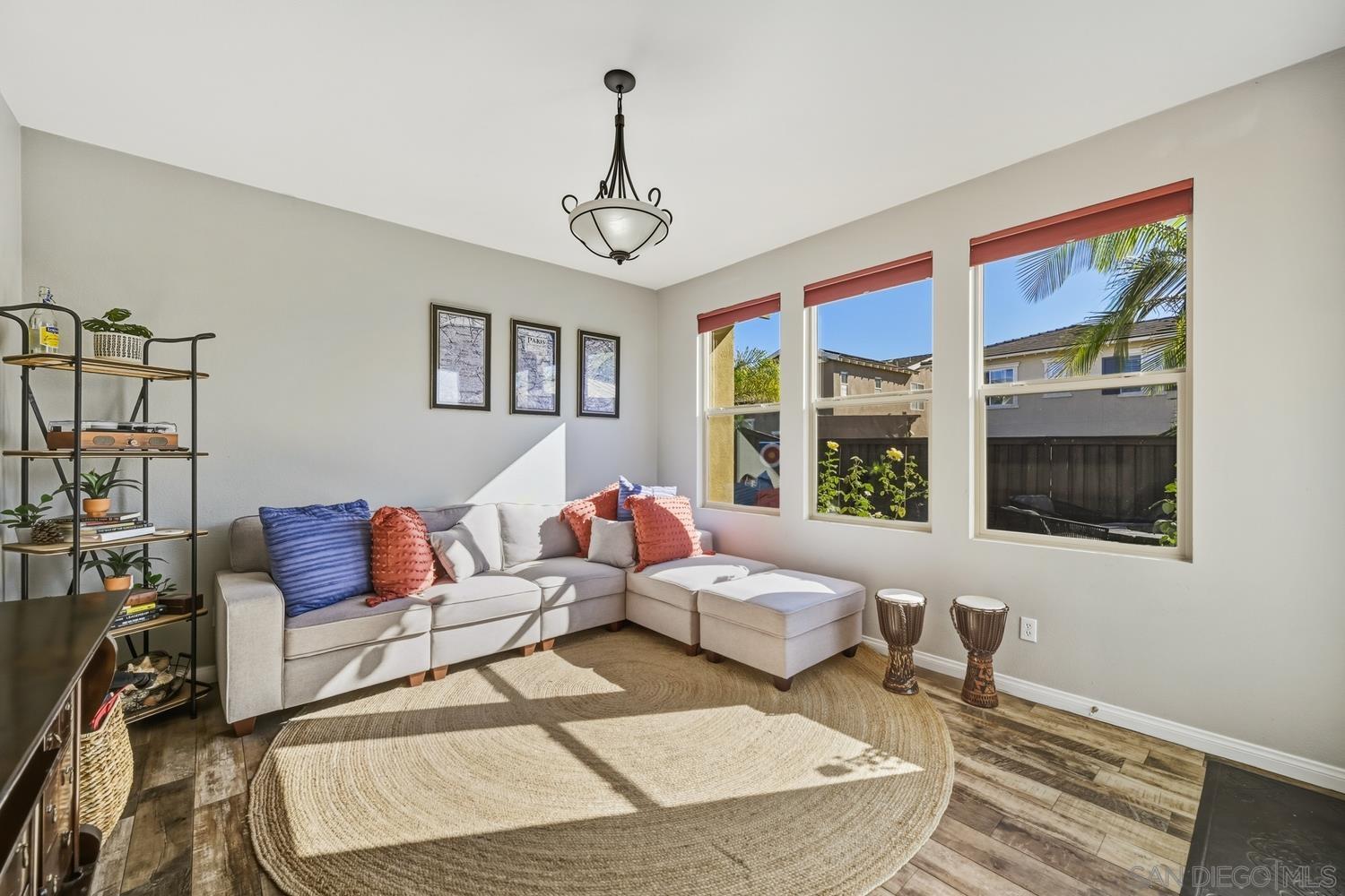 Detail Gallery Image 4 of 25 For 2348  Journey St, Chula Vista,  CA 91915 - 4 Beds | 3 Baths