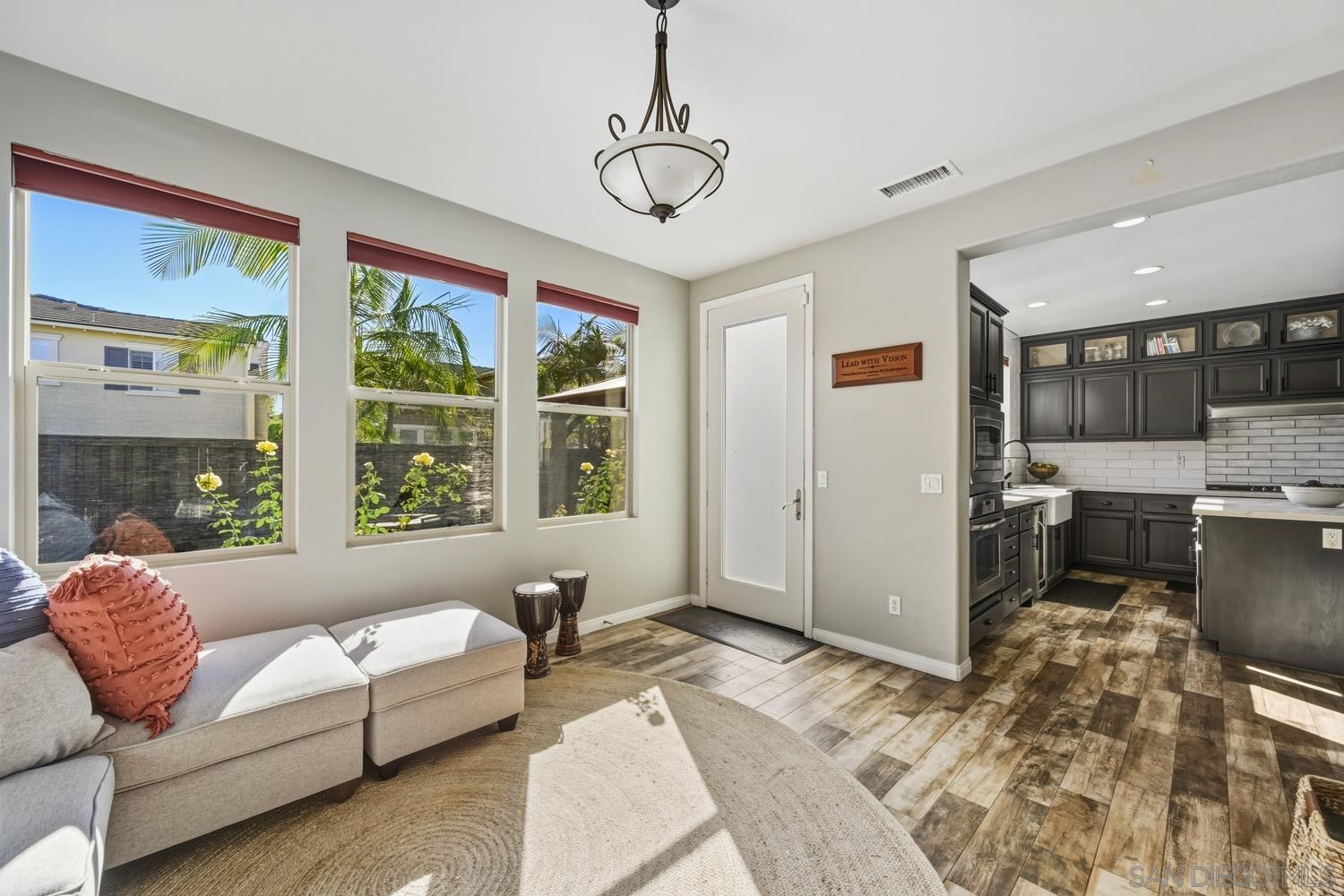 Detail Gallery Image 5 of 25 For 2348  Journey St, Chula Vista,  CA 91915 - 4 Beds | 3 Baths