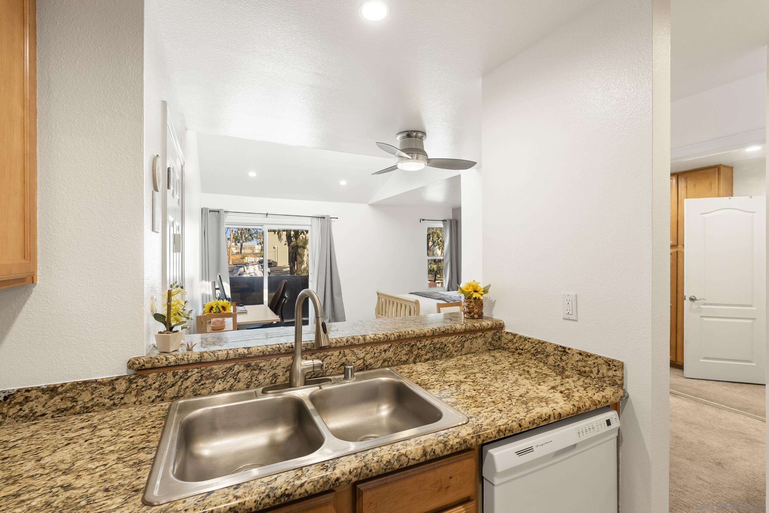 Detail Gallery Image 18 of 34 For 3456  Castle Glen Dr  #290,  San Diego,  CA 92123 - 1 Beds | 1 Baths