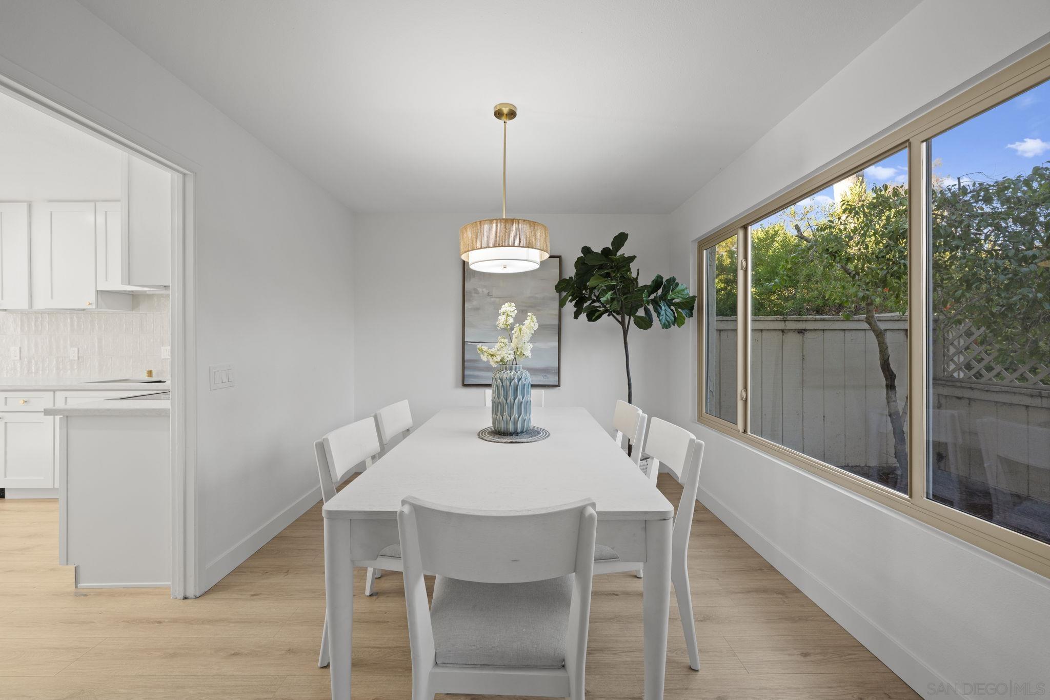 Detail Gallery Image 12 of 37 For 9951  Caminito Chirmolla, San Diego,  CA 92131 - 4 Beds | 2/1 Baths