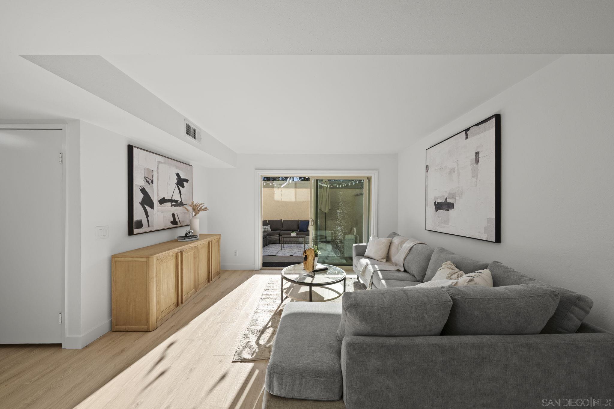 Detail Gallery Image 17 of 37 For 9951  Caminito Chirmolla, San Diego,  CA 92131 - 4 Beds | 2/1 Baths